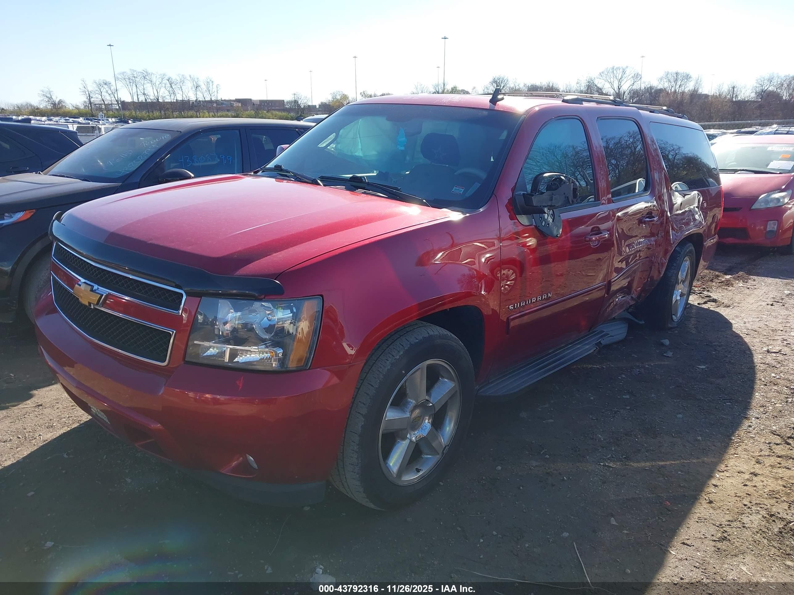 CHEVROLET SUBURBAN image 2