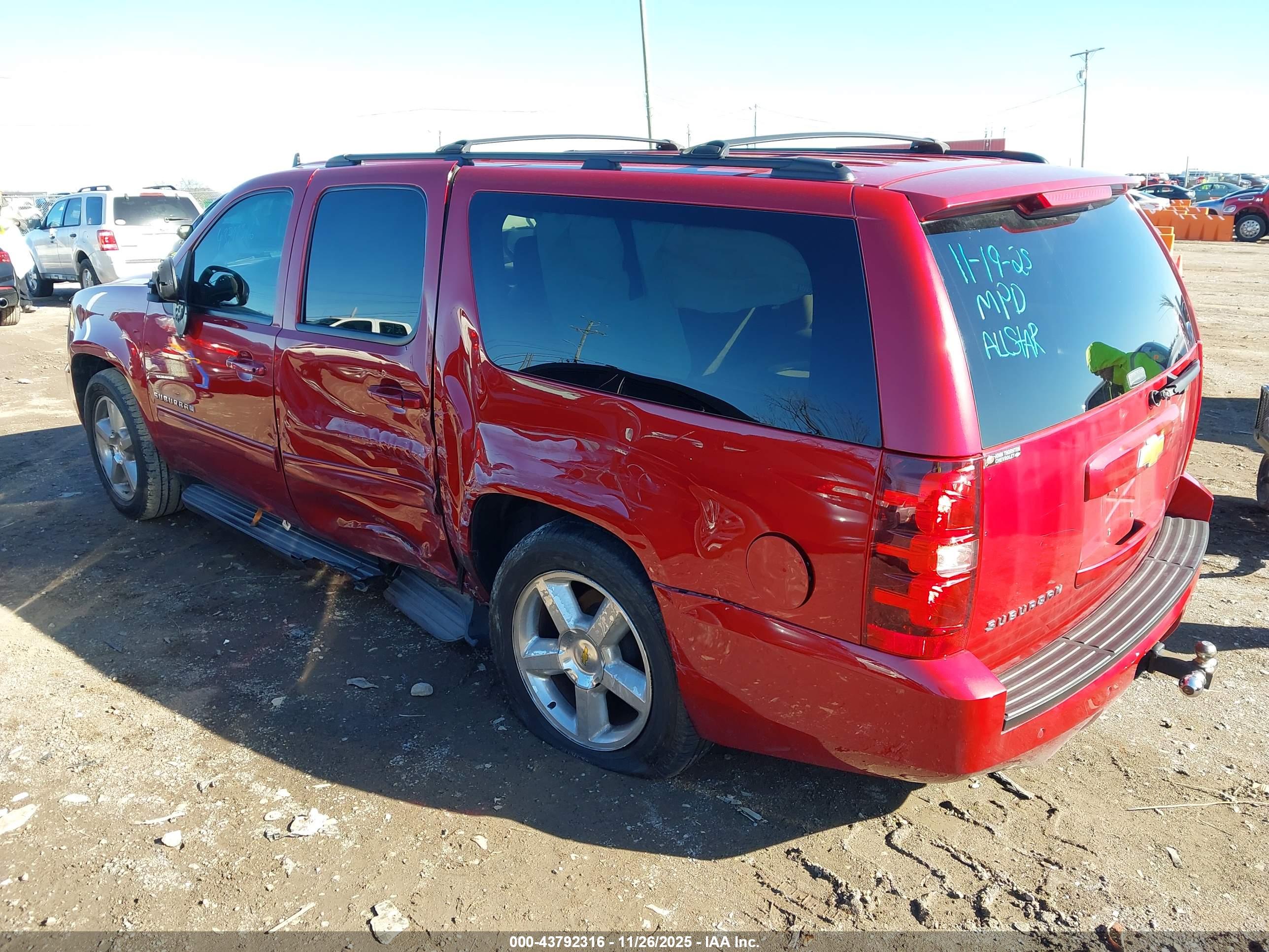 CHEVROLET SUBURBAN image 3