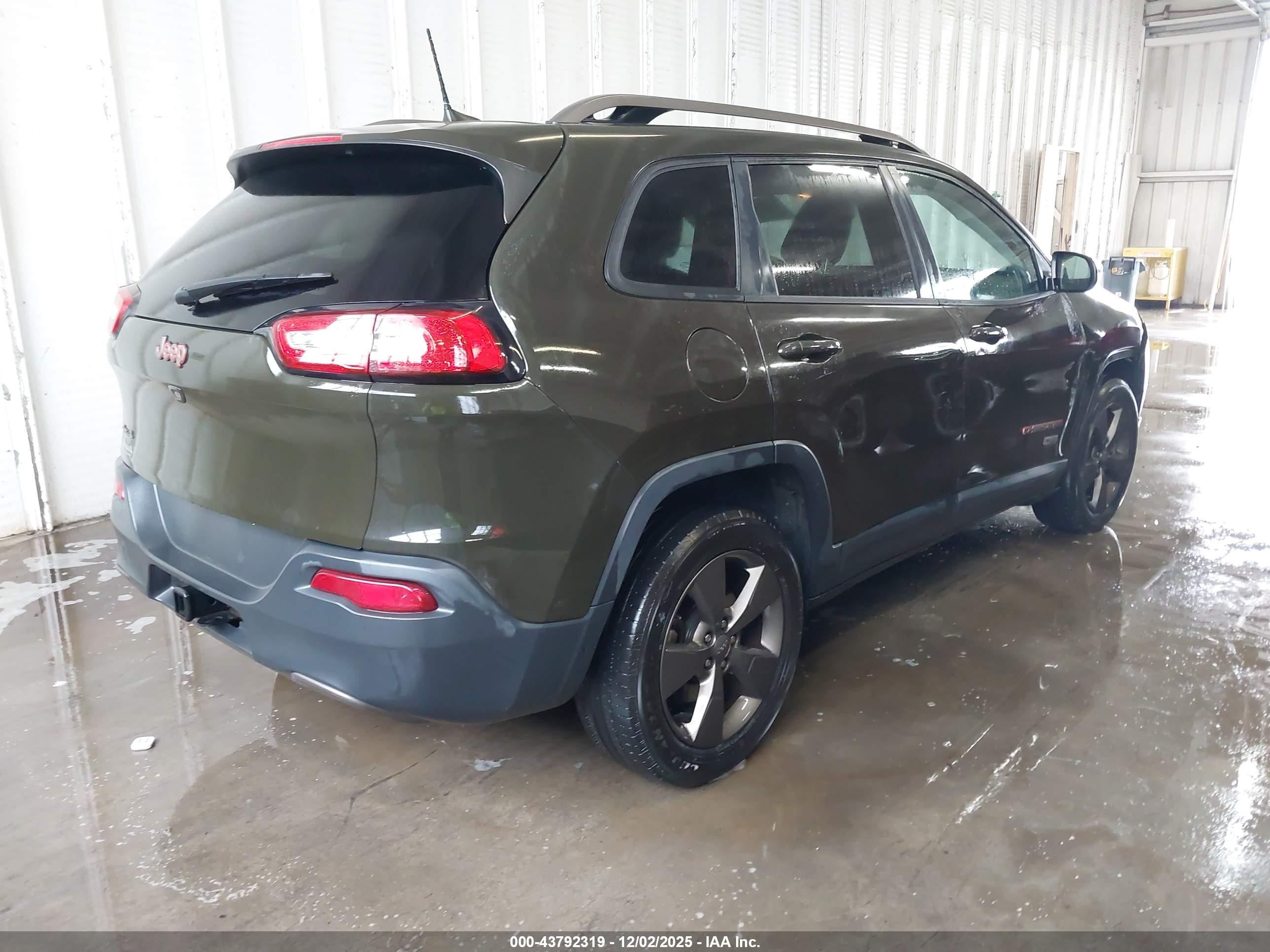 JEEP CHEROKEE image 4
