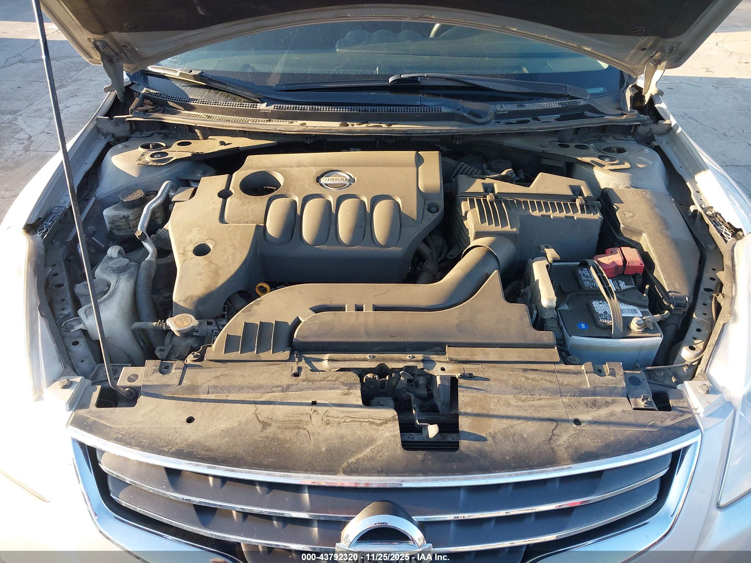 NISSAN ALTIMA image 10