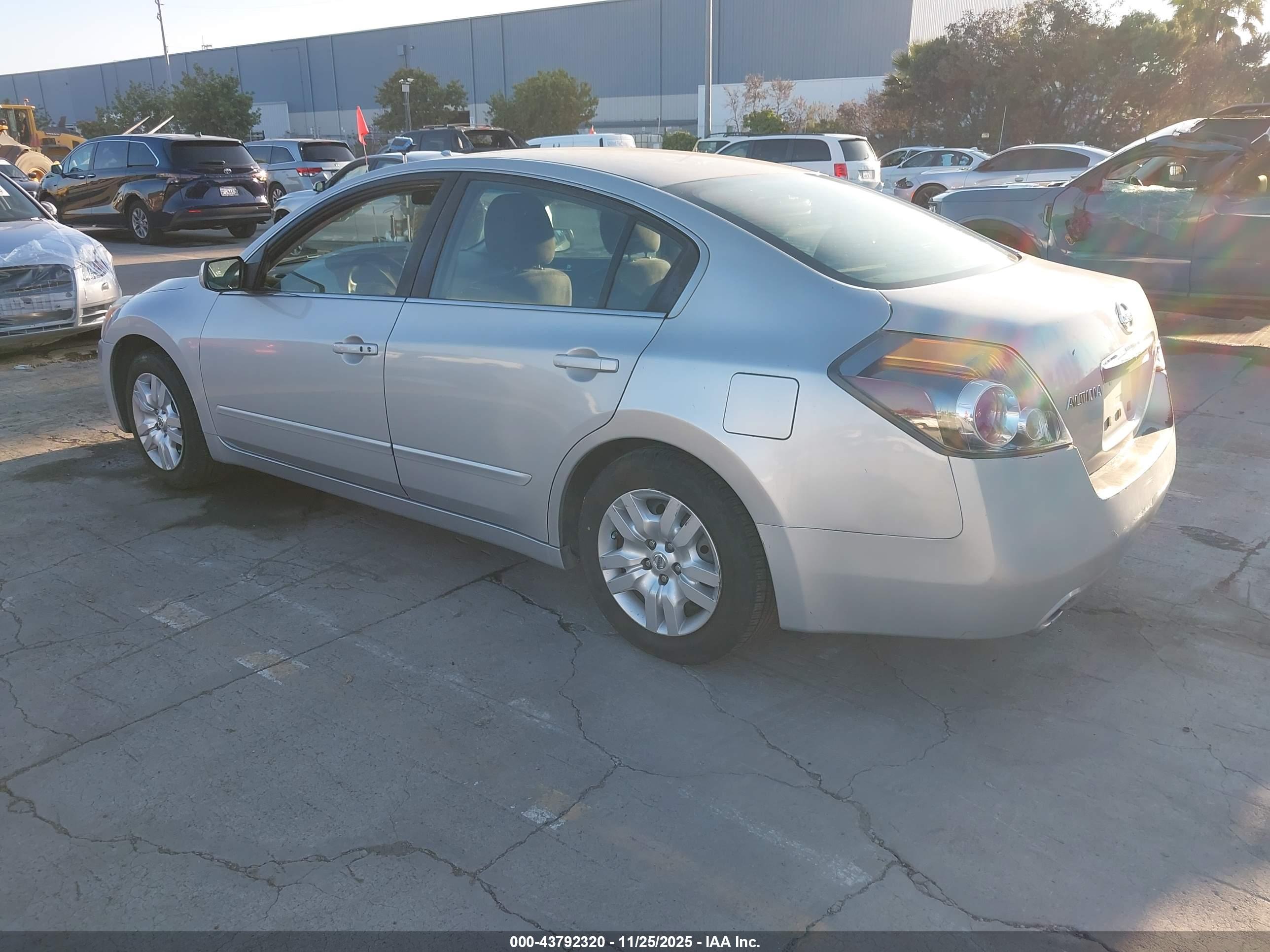 NISSAN ALTIMA image 3
