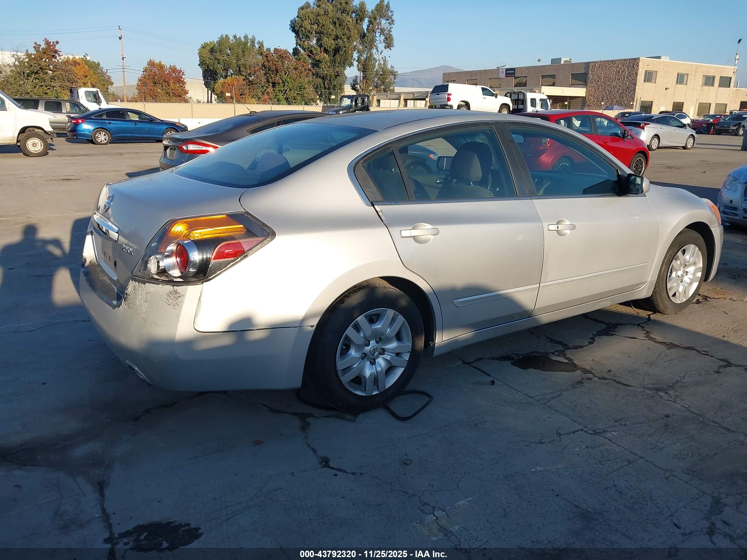 NISSAN ALTIMA image 4