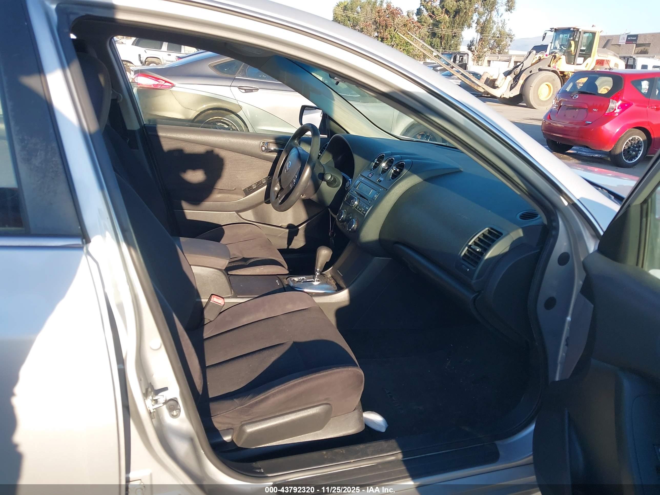 NISSAN ALTIMA image 5