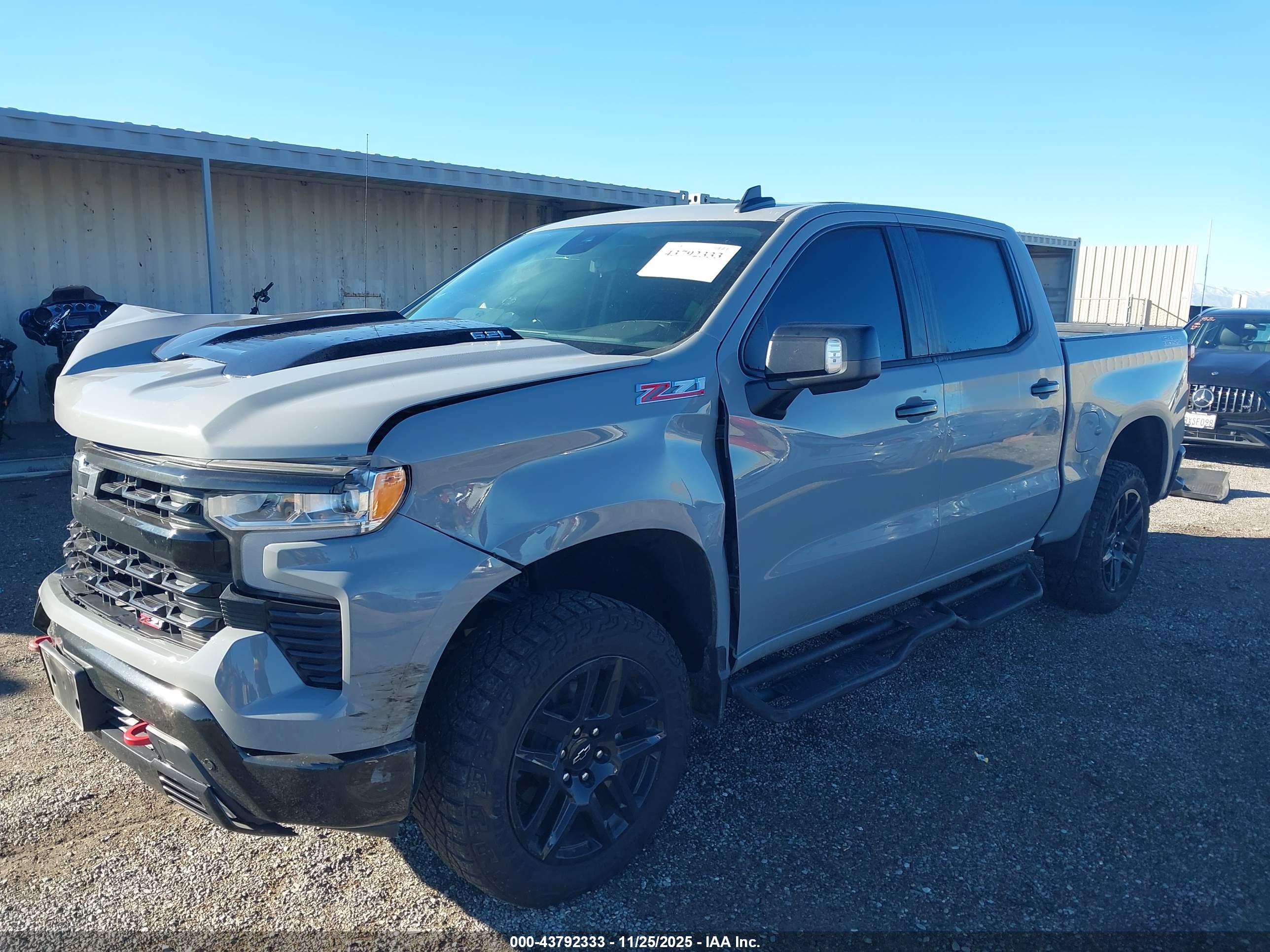 CHEVROLET SILVERADO image 2