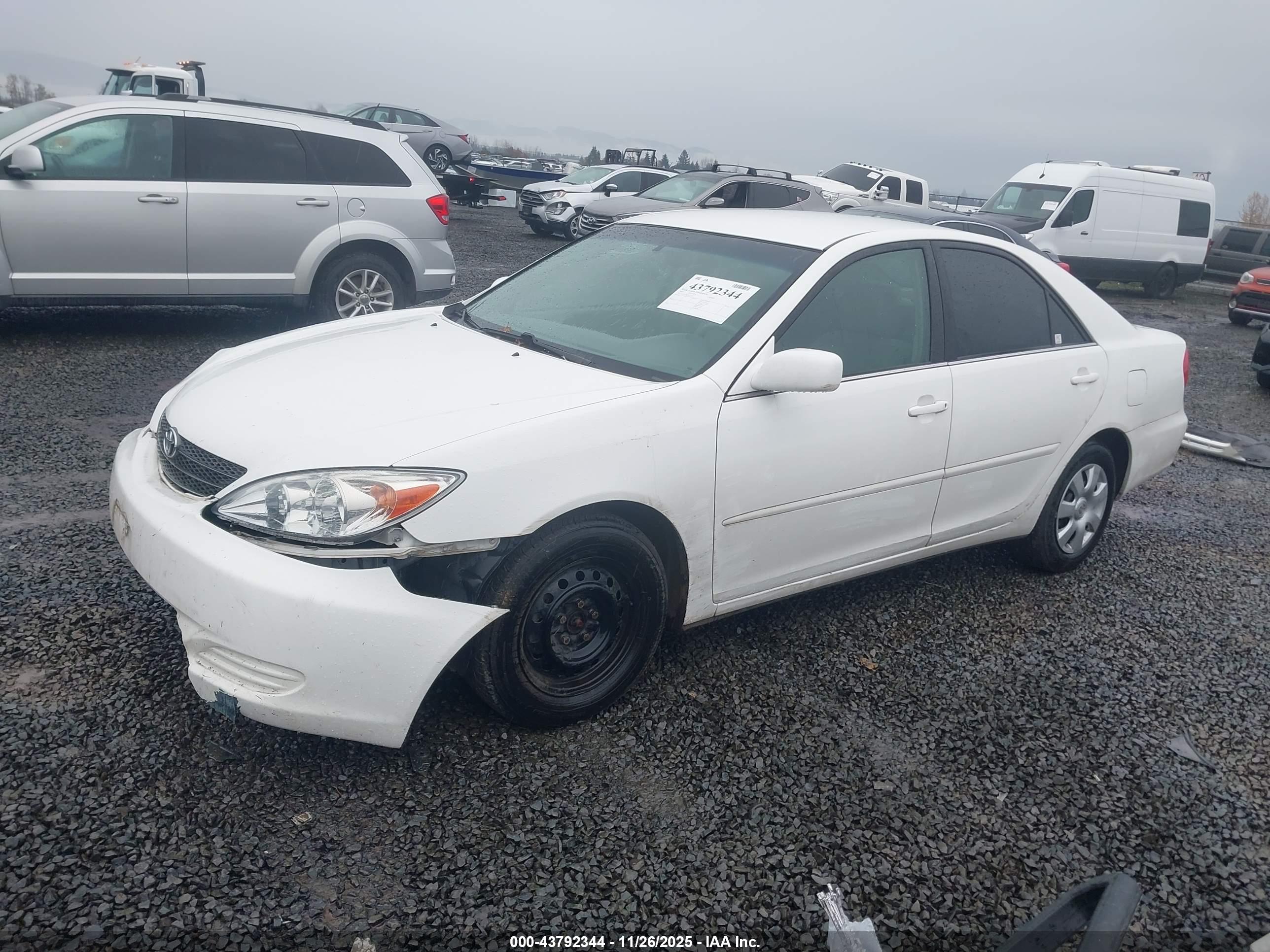 TOYOTA CAMRY image 2