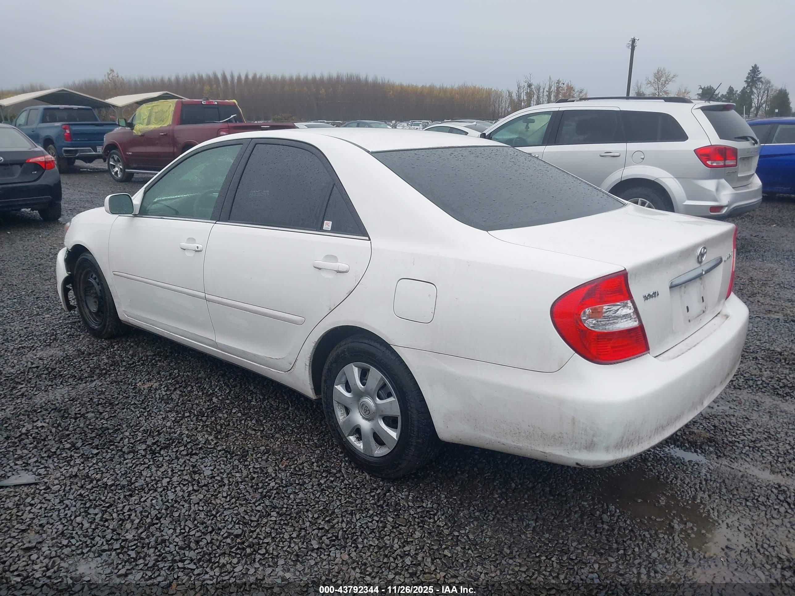 TOYOTA CAMRY image 3