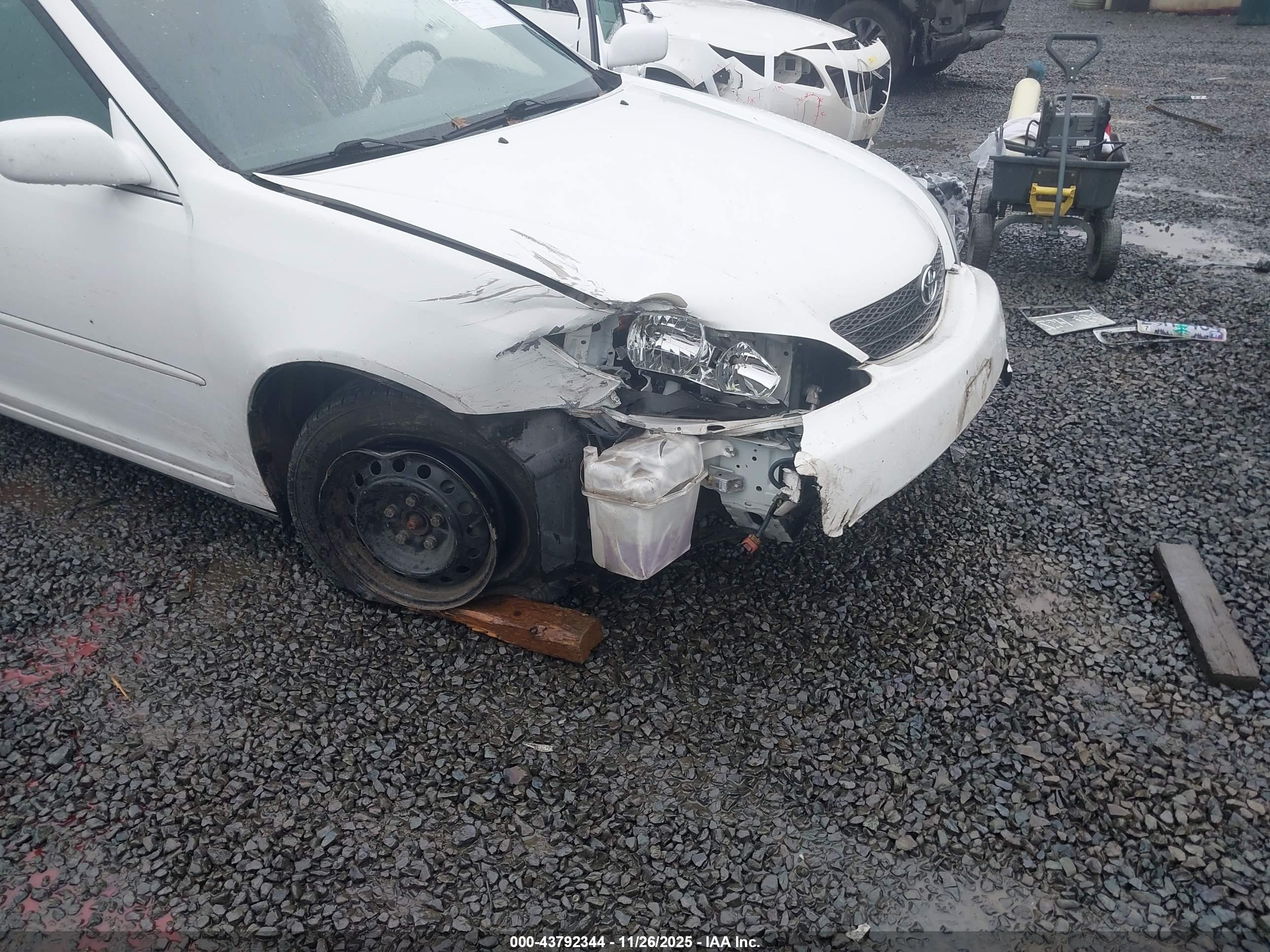 TOYOTA CAMRY image 6