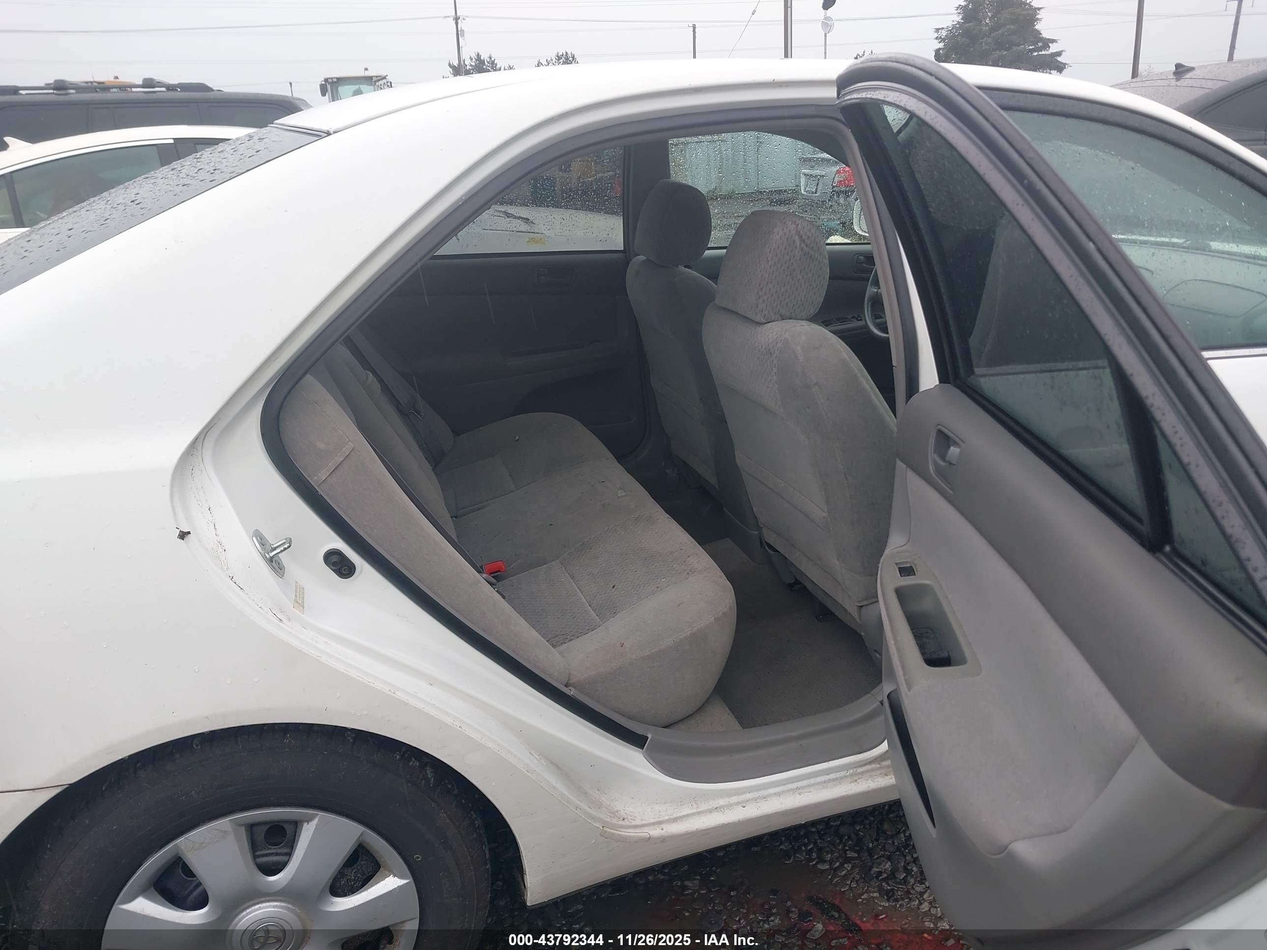 TOYOTA CAMRY image 8