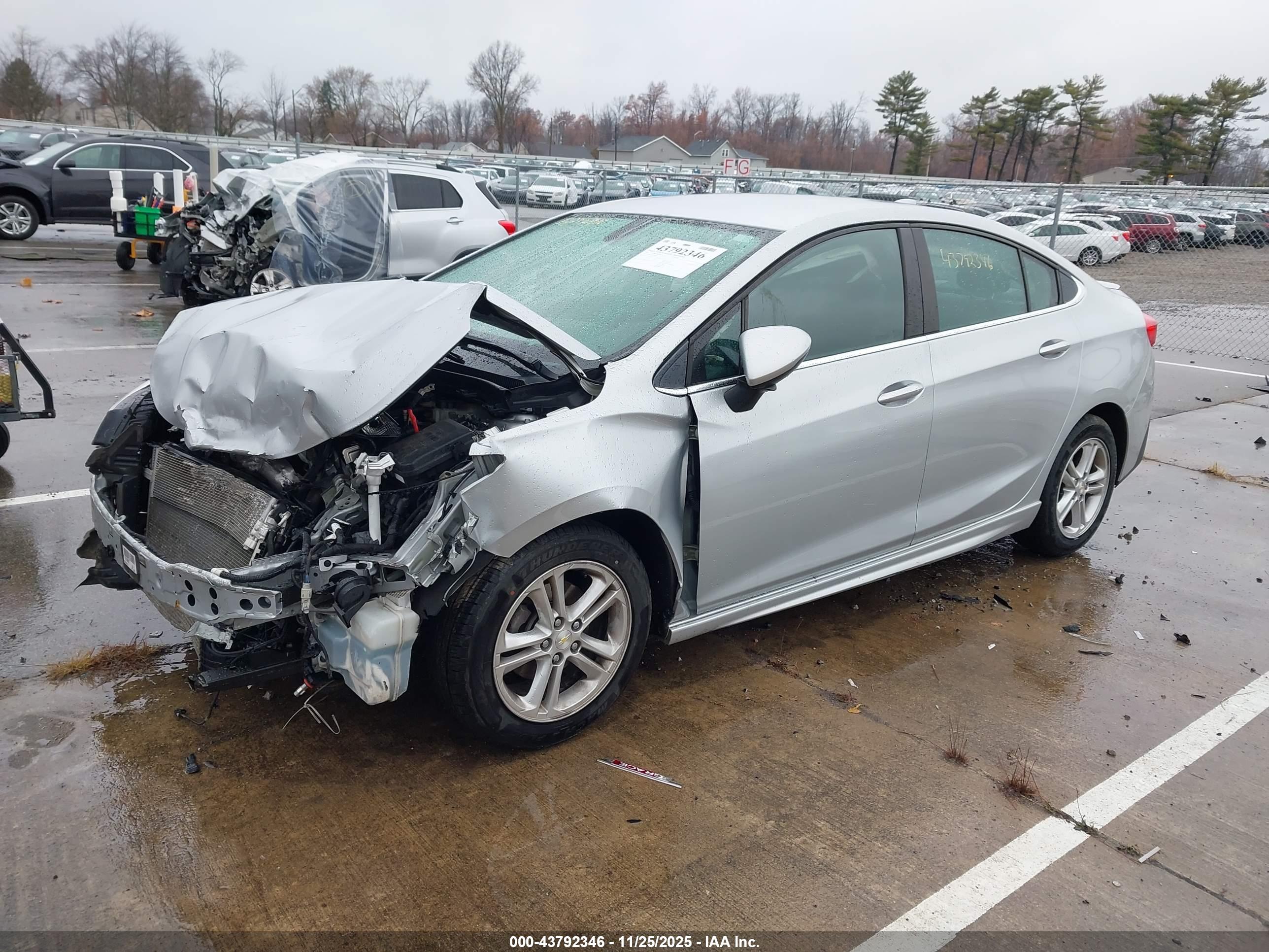 CHEVROLET CRUZE image 2