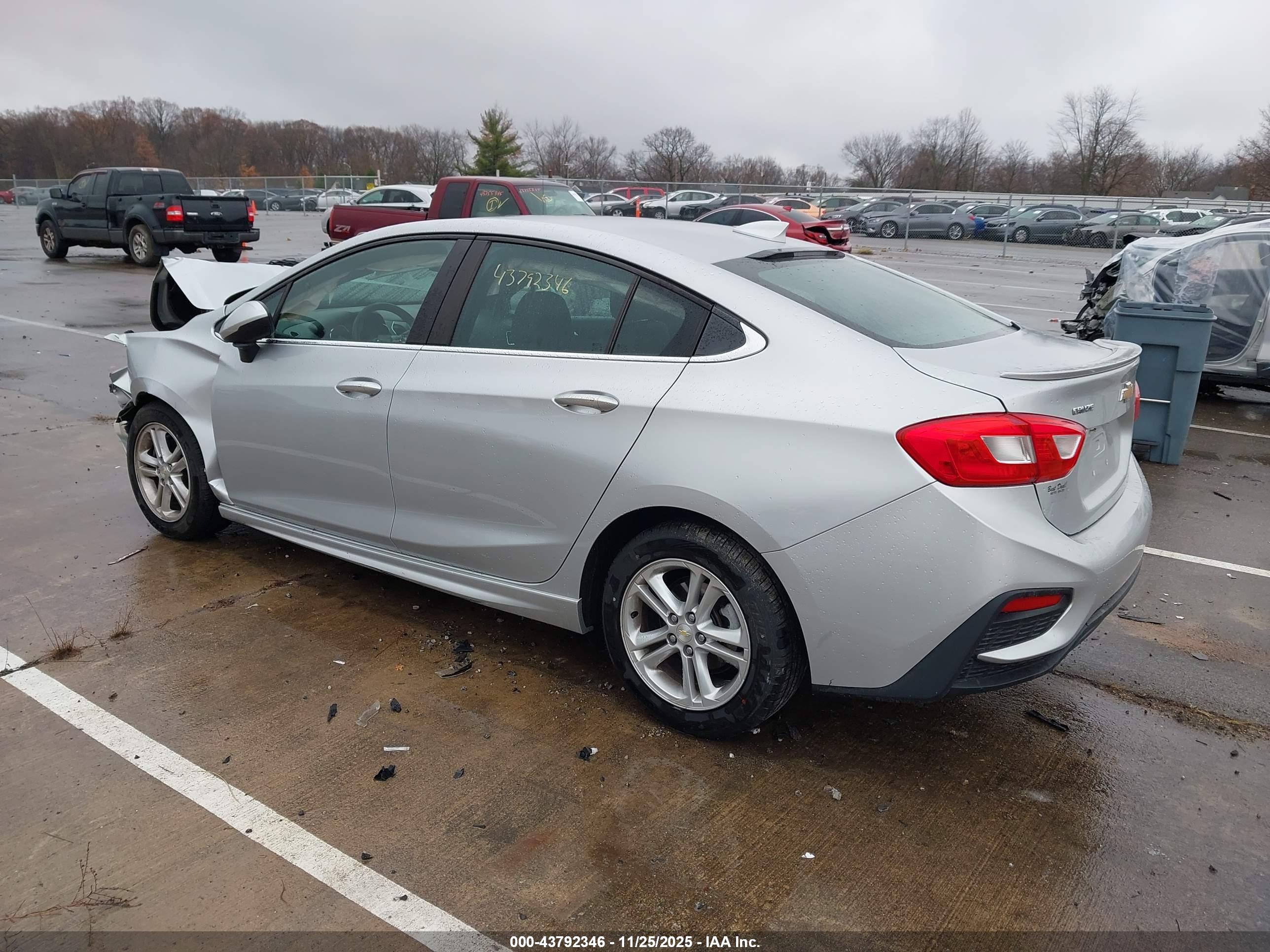 CHEVROLET CRUZE image 3