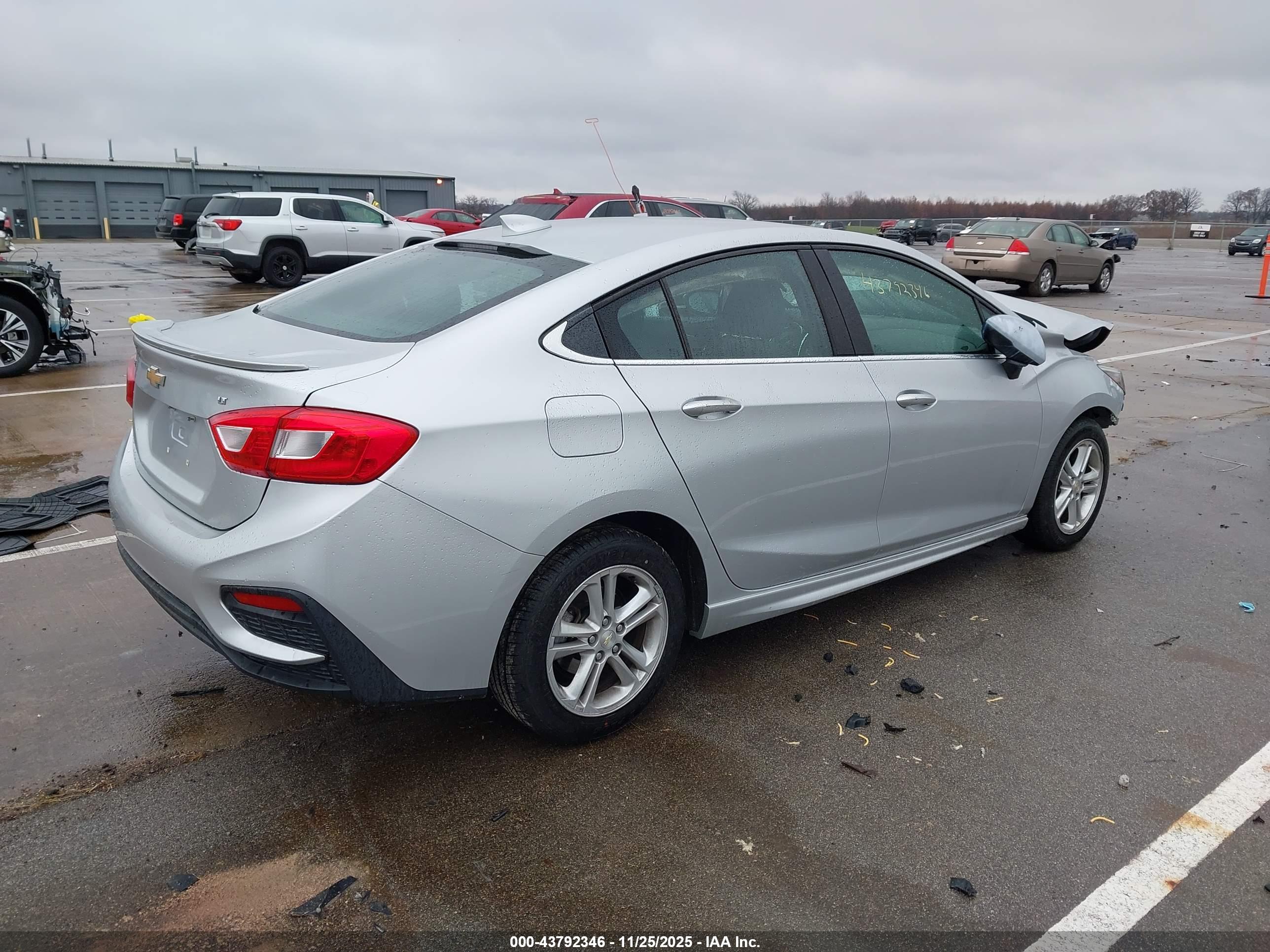 CHEVROLET CRUZE image 4