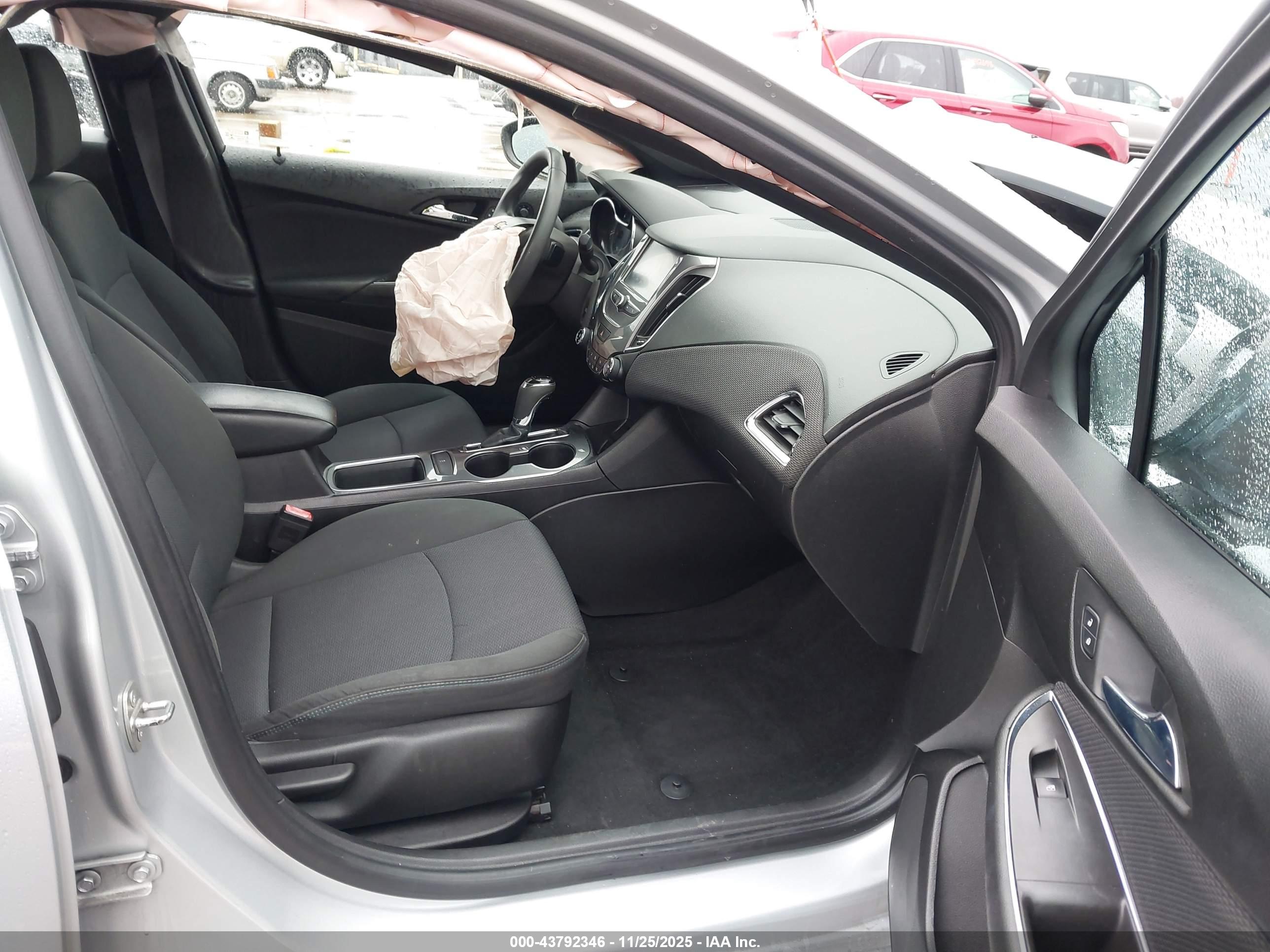 CHEVROLET CRUZE image 5
