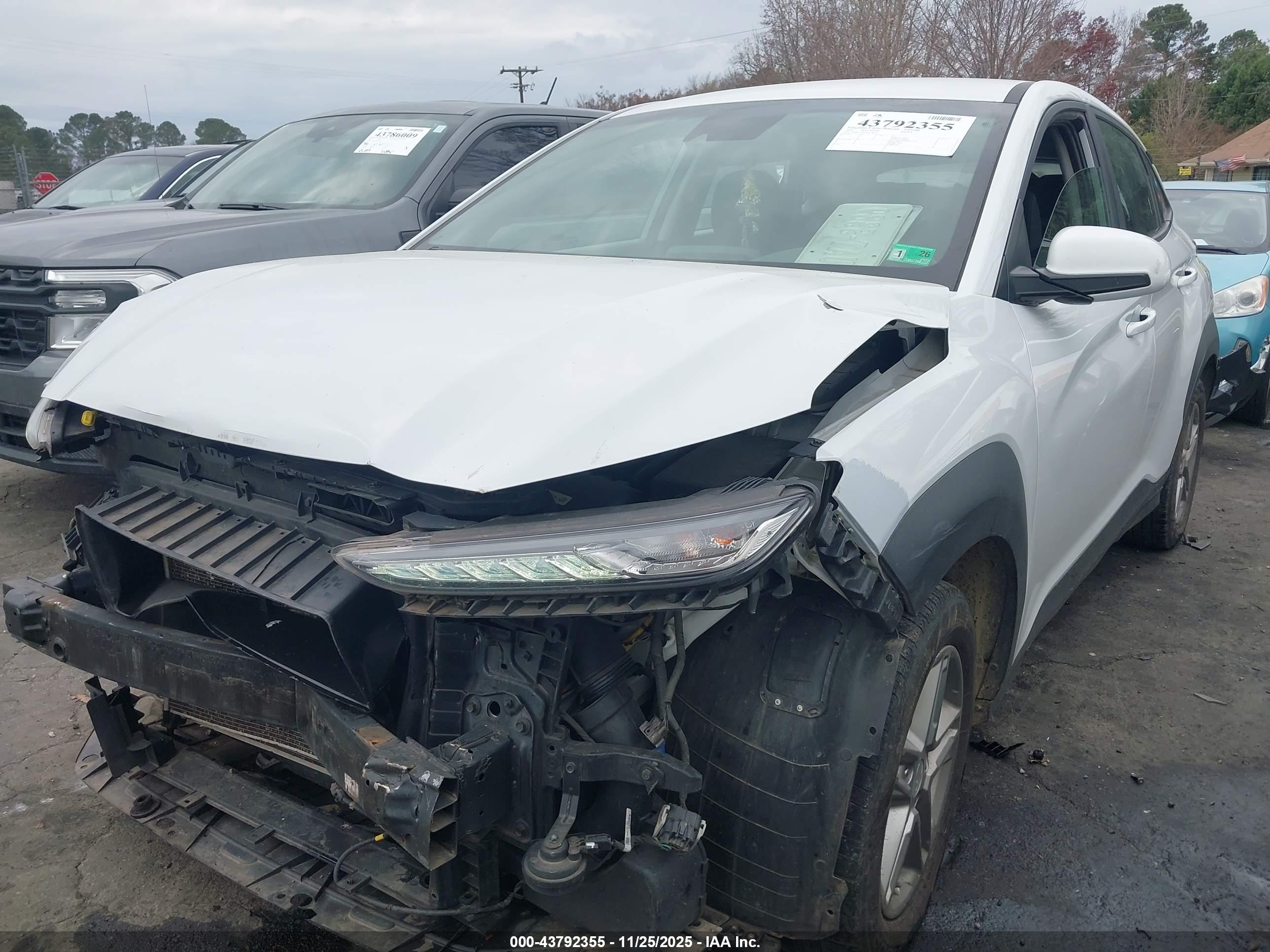 HYUNDAI KONA image 2