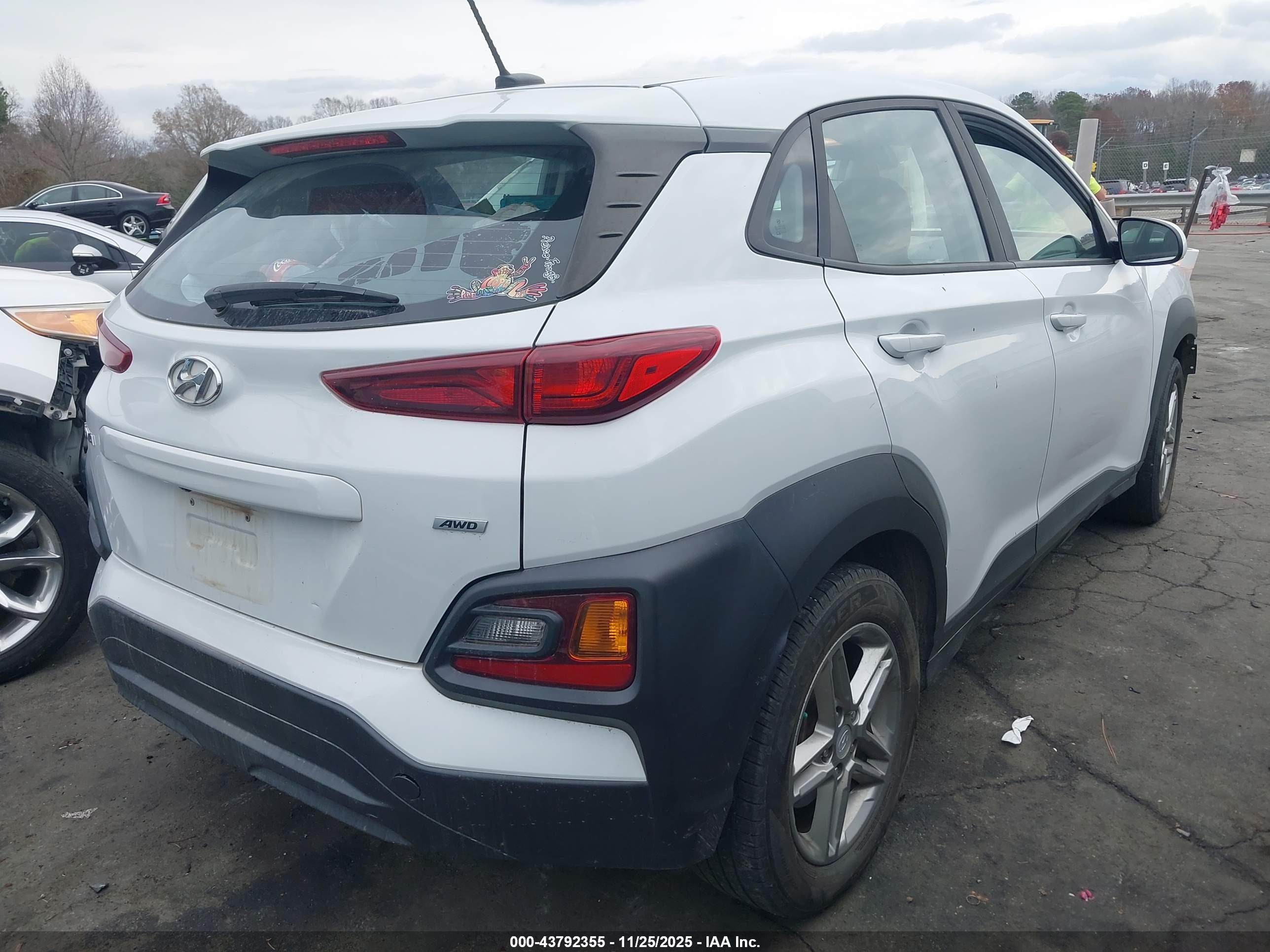 HYUNDAI KONA image 4