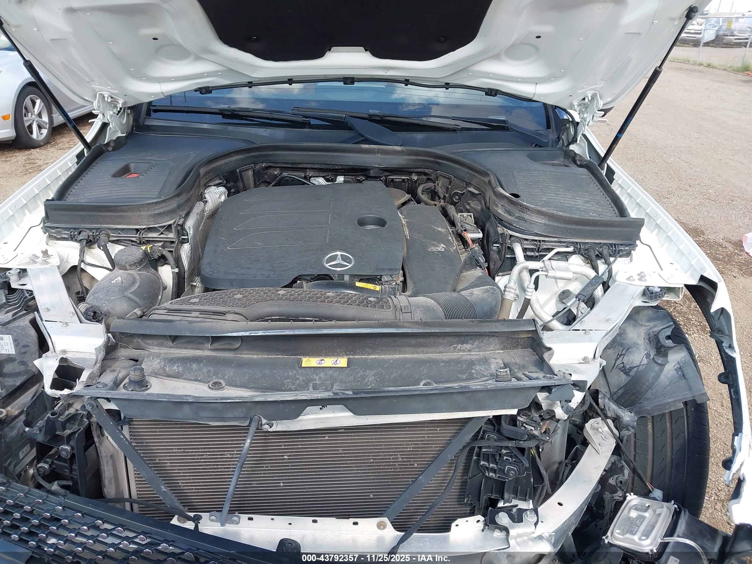 MERCEDES-BENZ GLC image 10