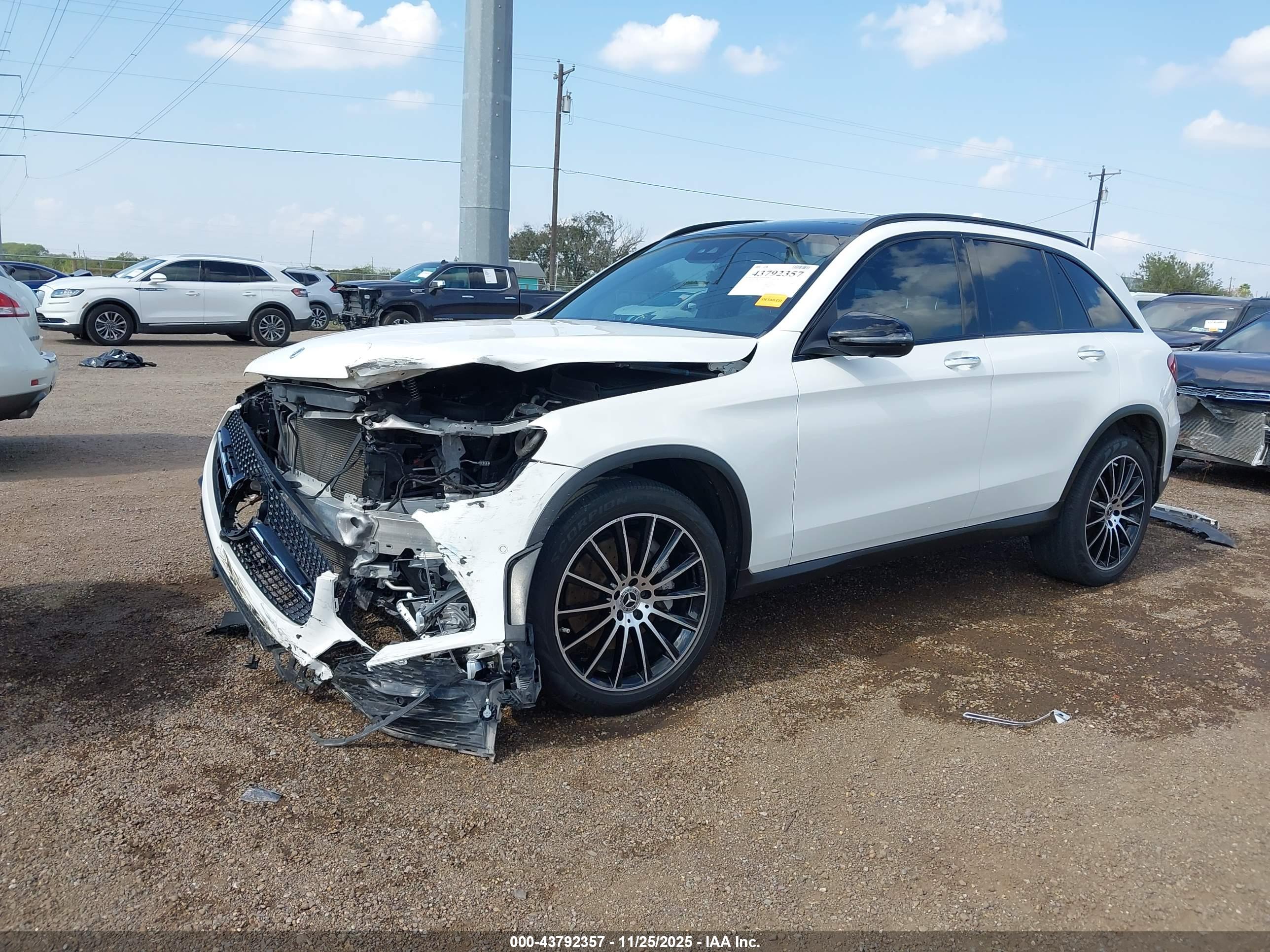 MERCEDES-BENZ GLC image 2