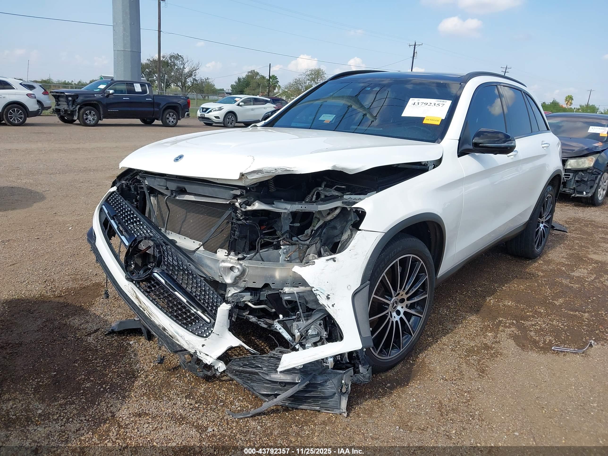 MERCEDES-BENZ GLC image 6