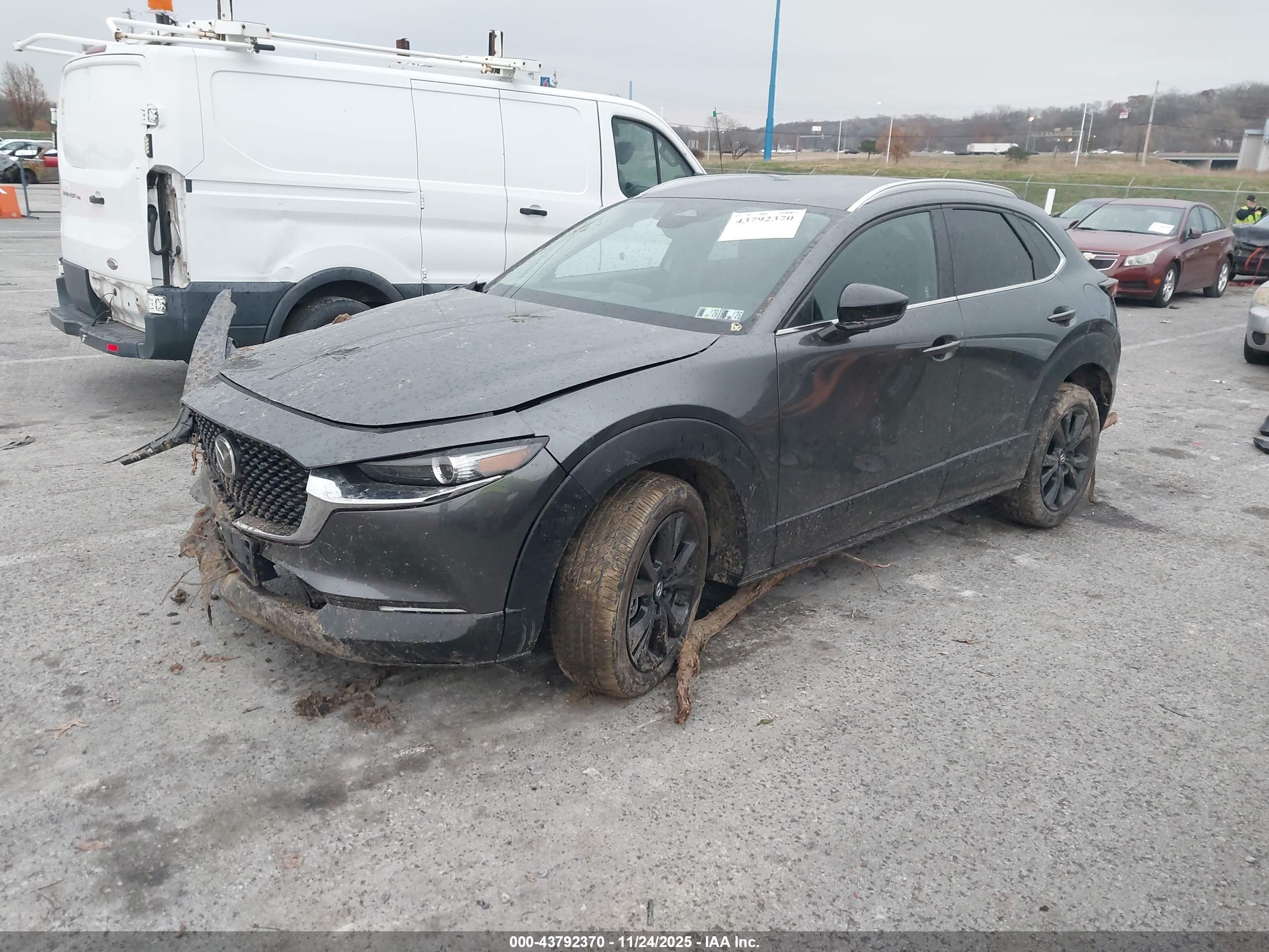 MAZDA CX-30 image 2