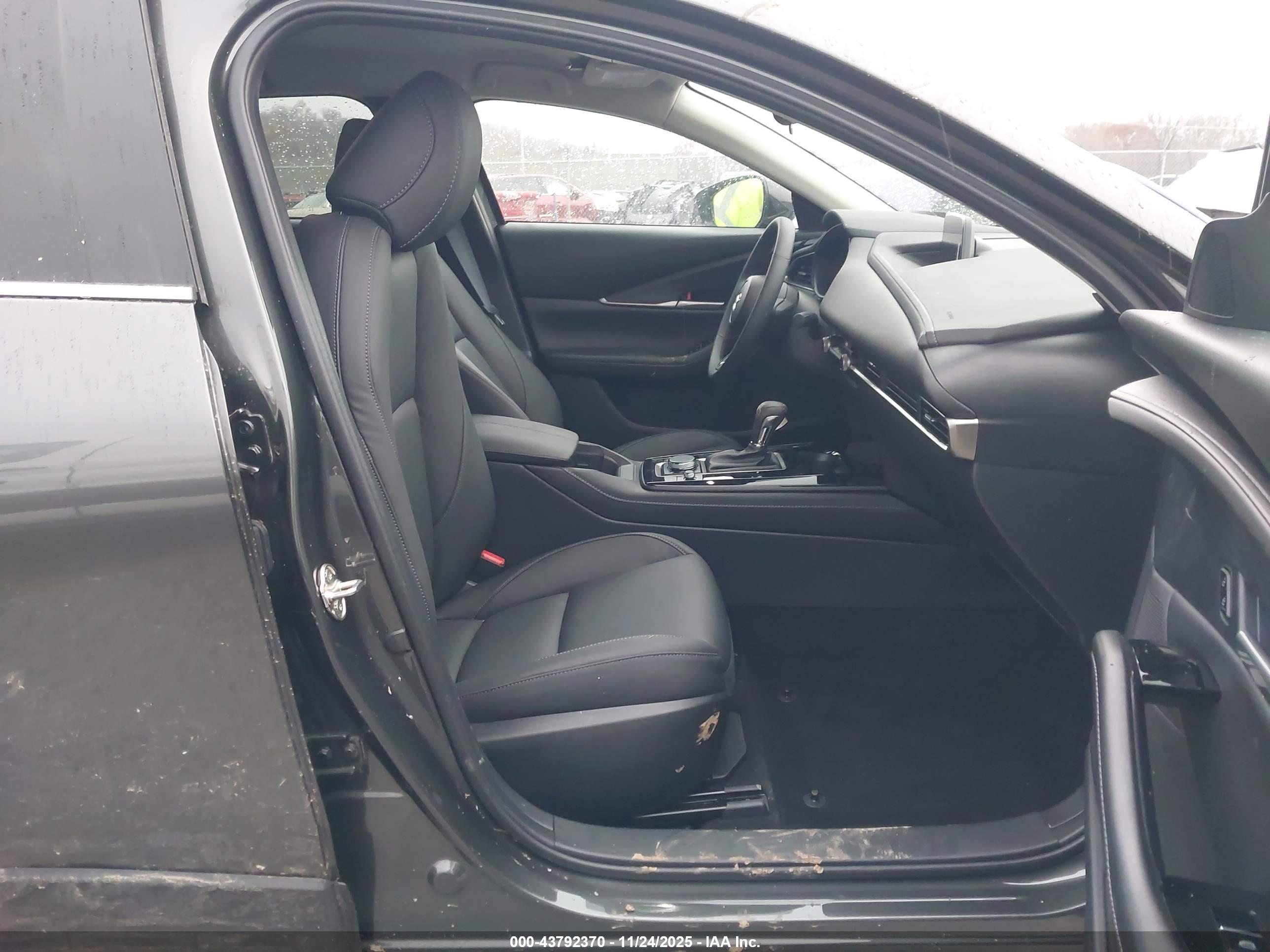 MAZDA CX-30 image 5