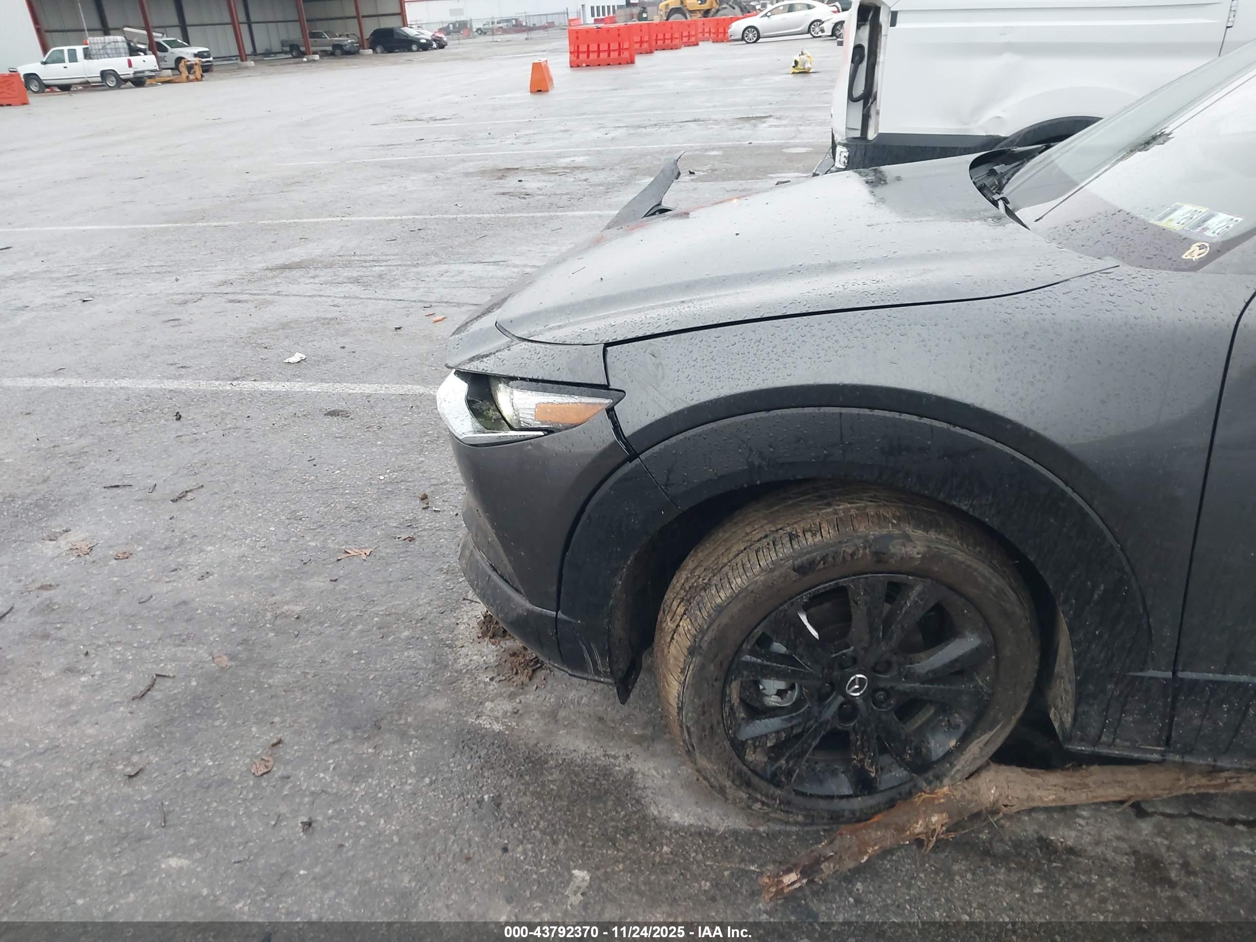 MAZDA CX-30 image 6