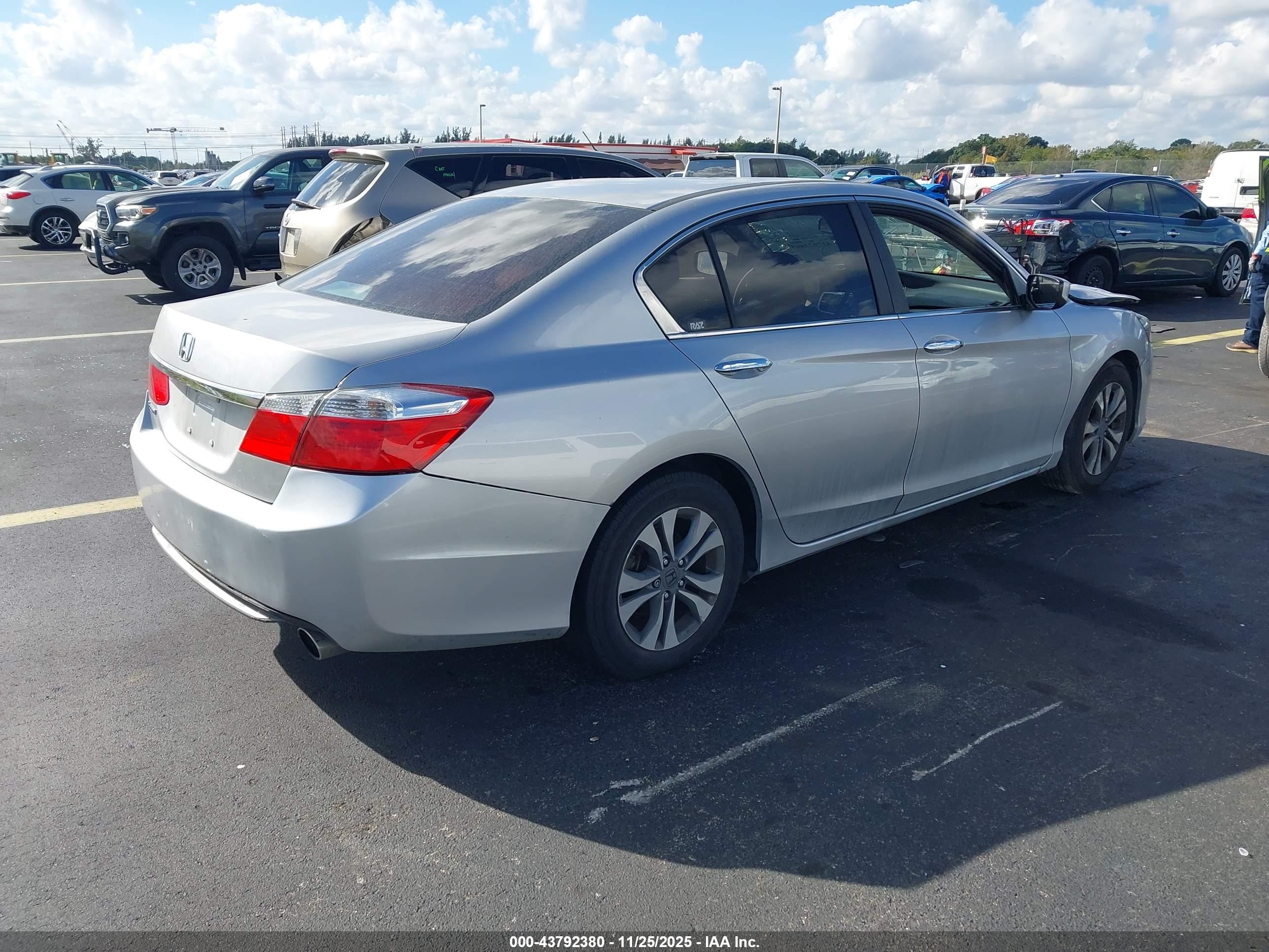 HONDA ACCORD image 4