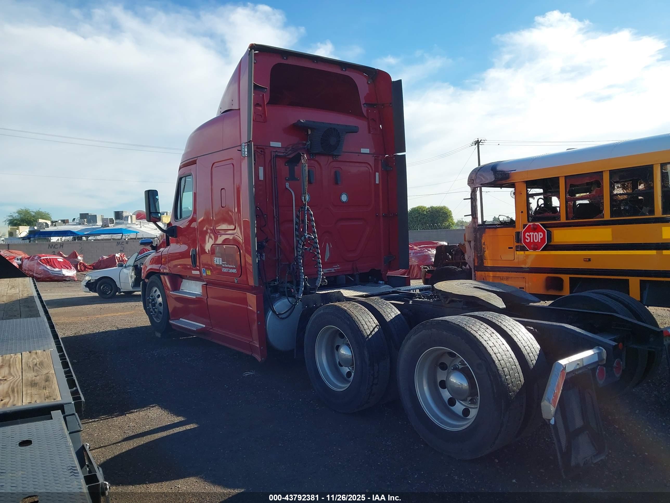 FREIGHTLINER CASCADIA image 3