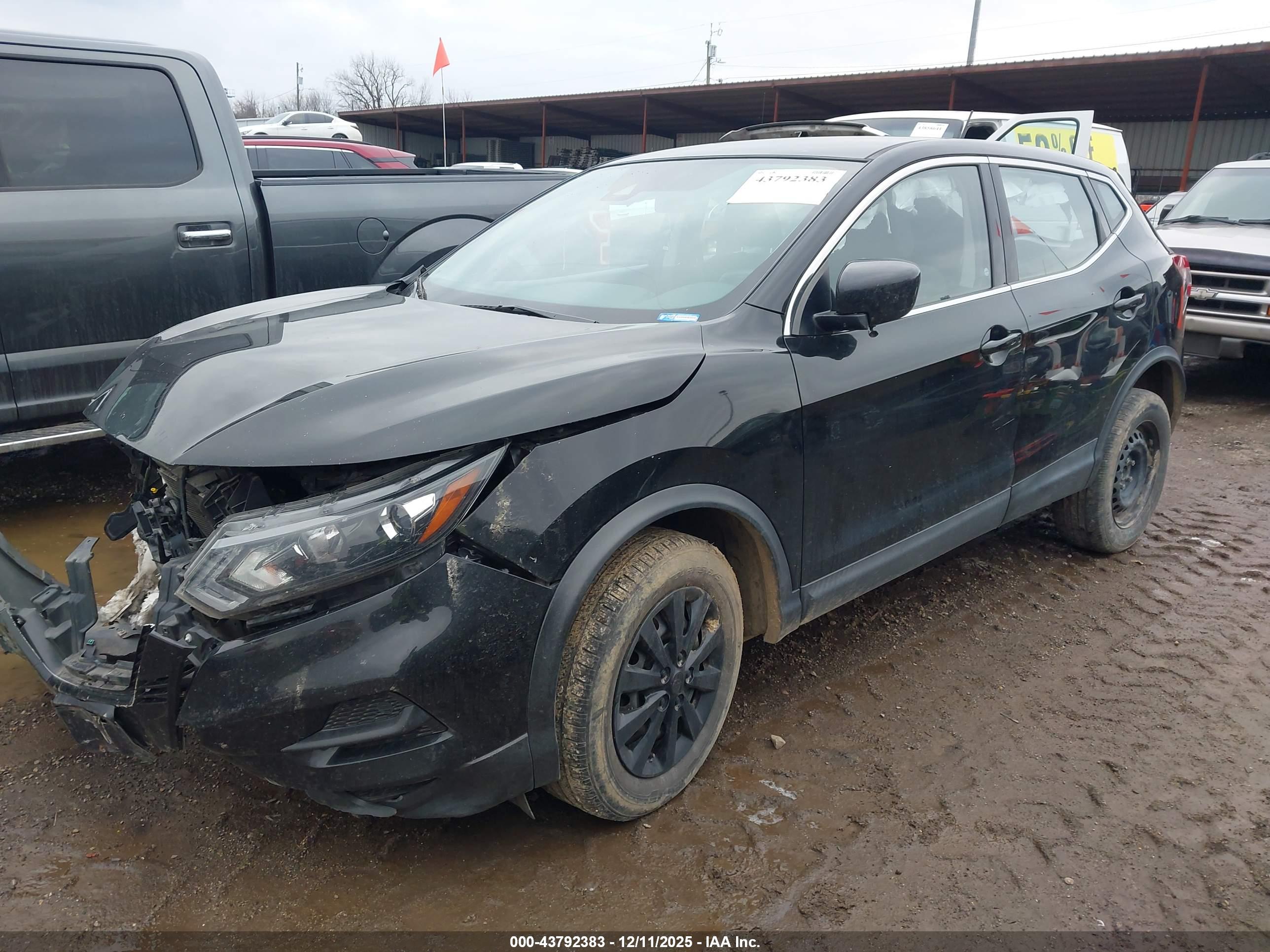 NISSAN ROGUE image 2
