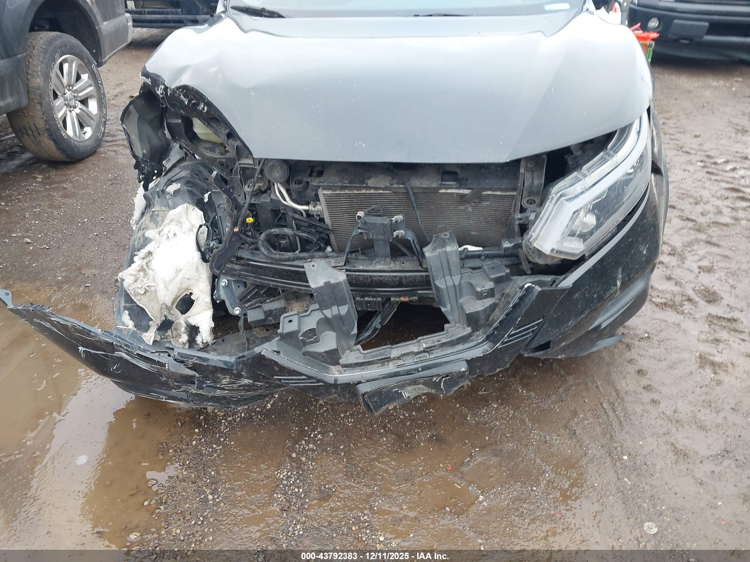NISSAN ROGUE image 6