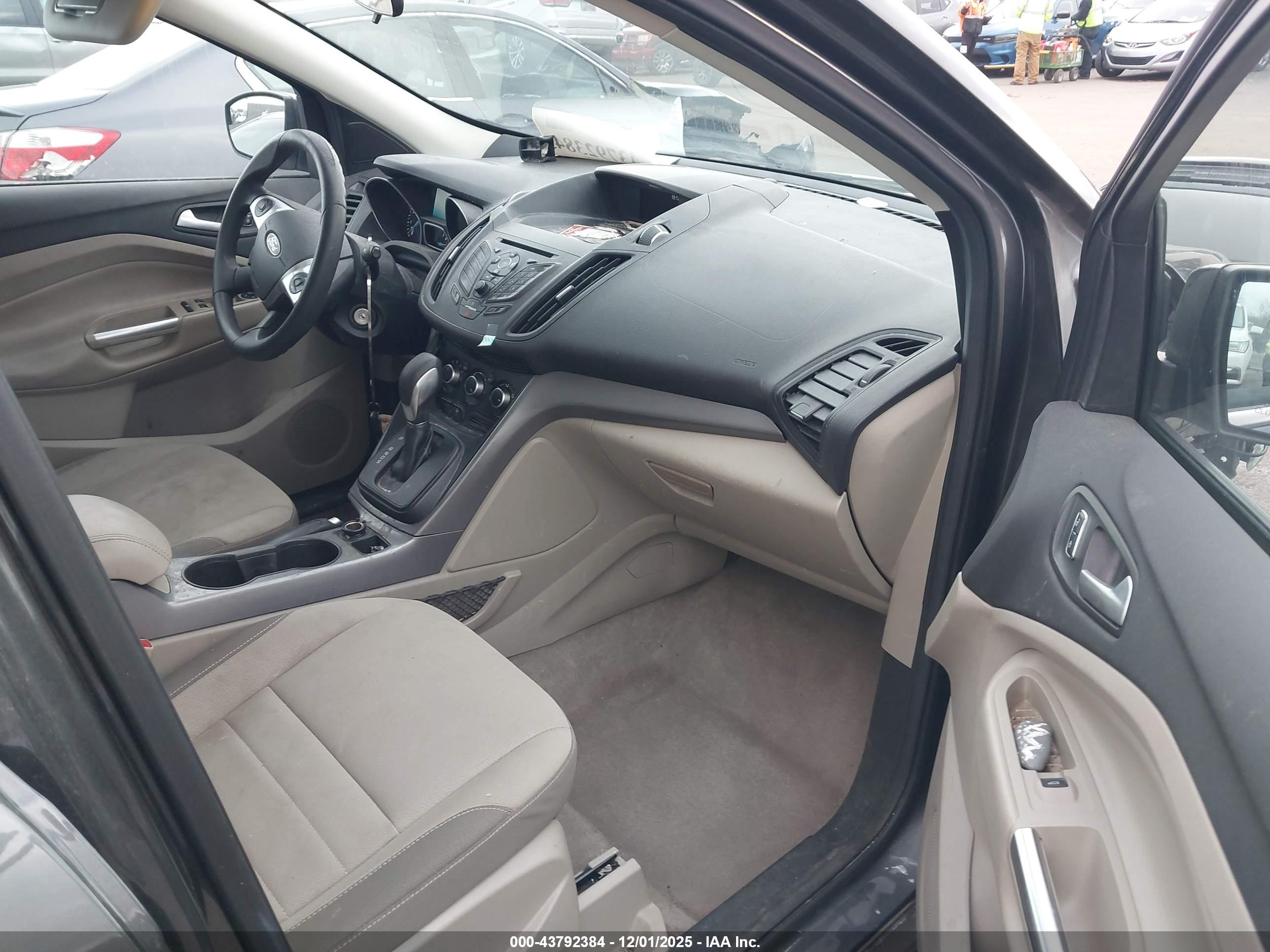 FORD ESCAPE image 5