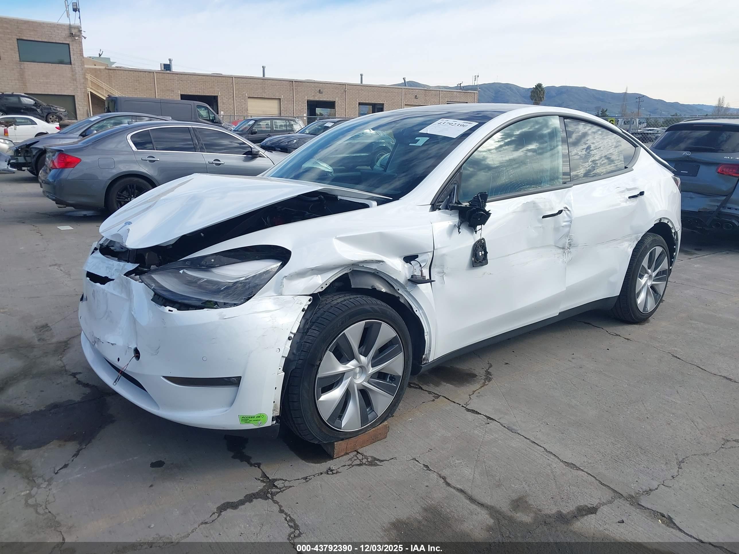 TESLA MODEL image 2