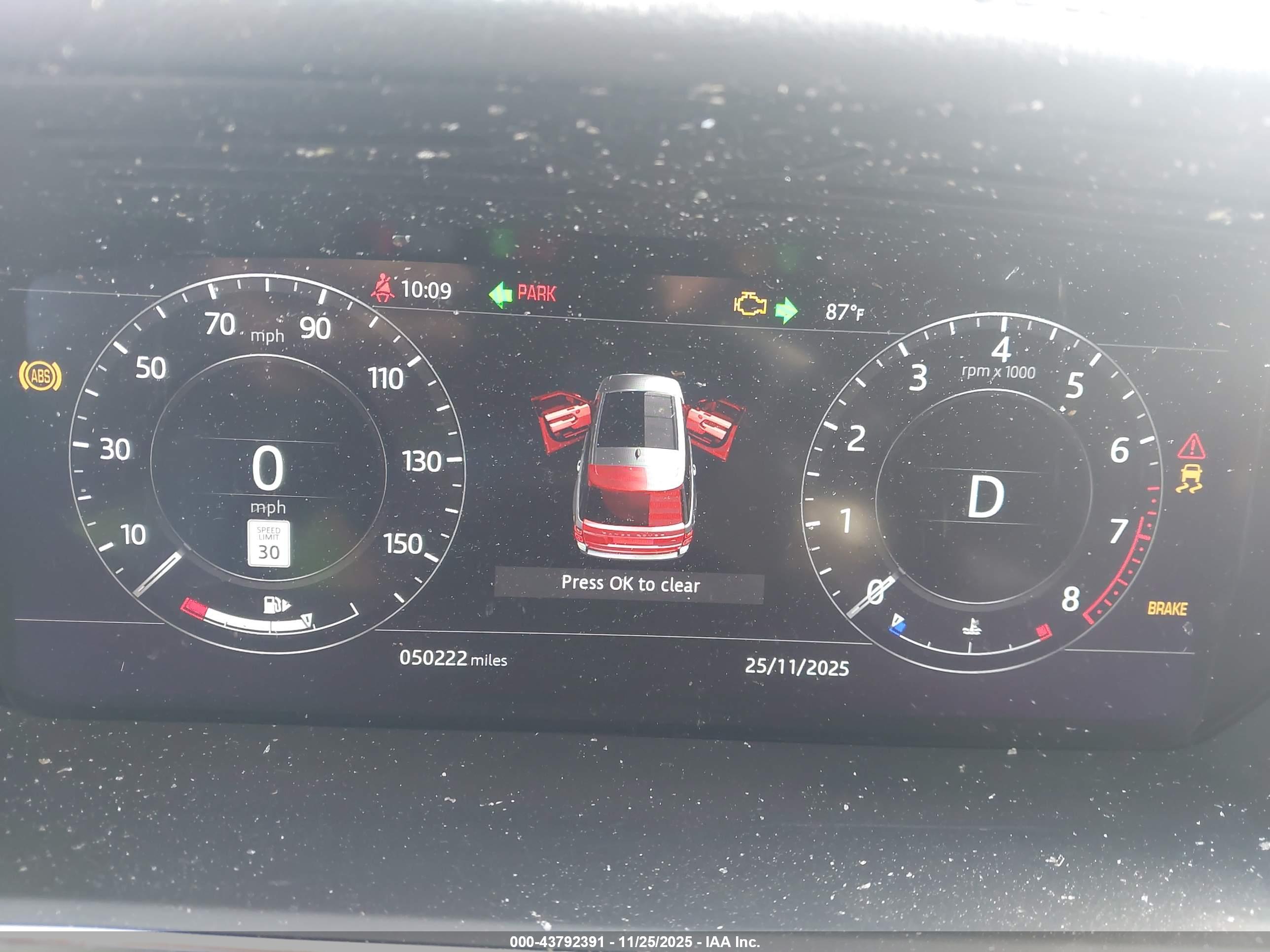 LAND ROVER image 7