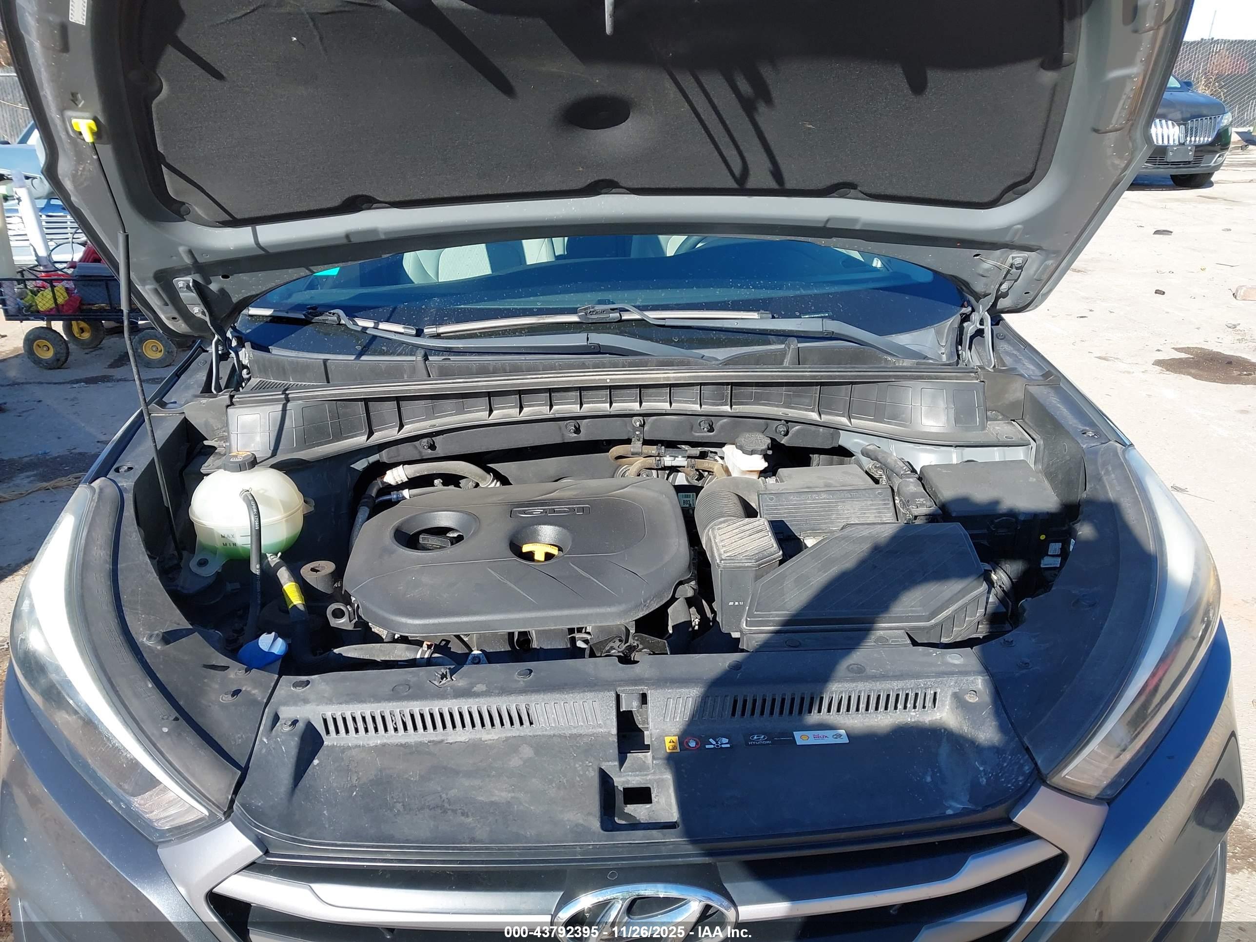 HYUNDAI TUCSON image 10