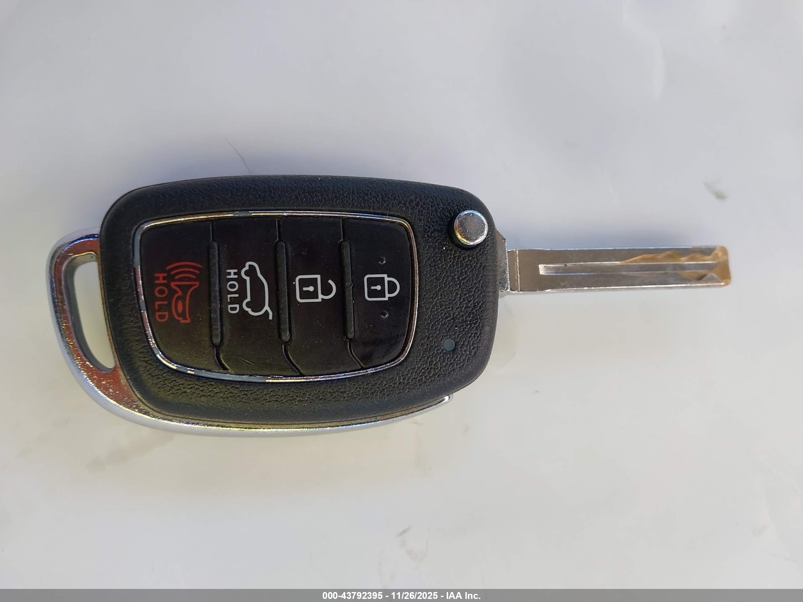 HYUNDAI TUCSON image 11