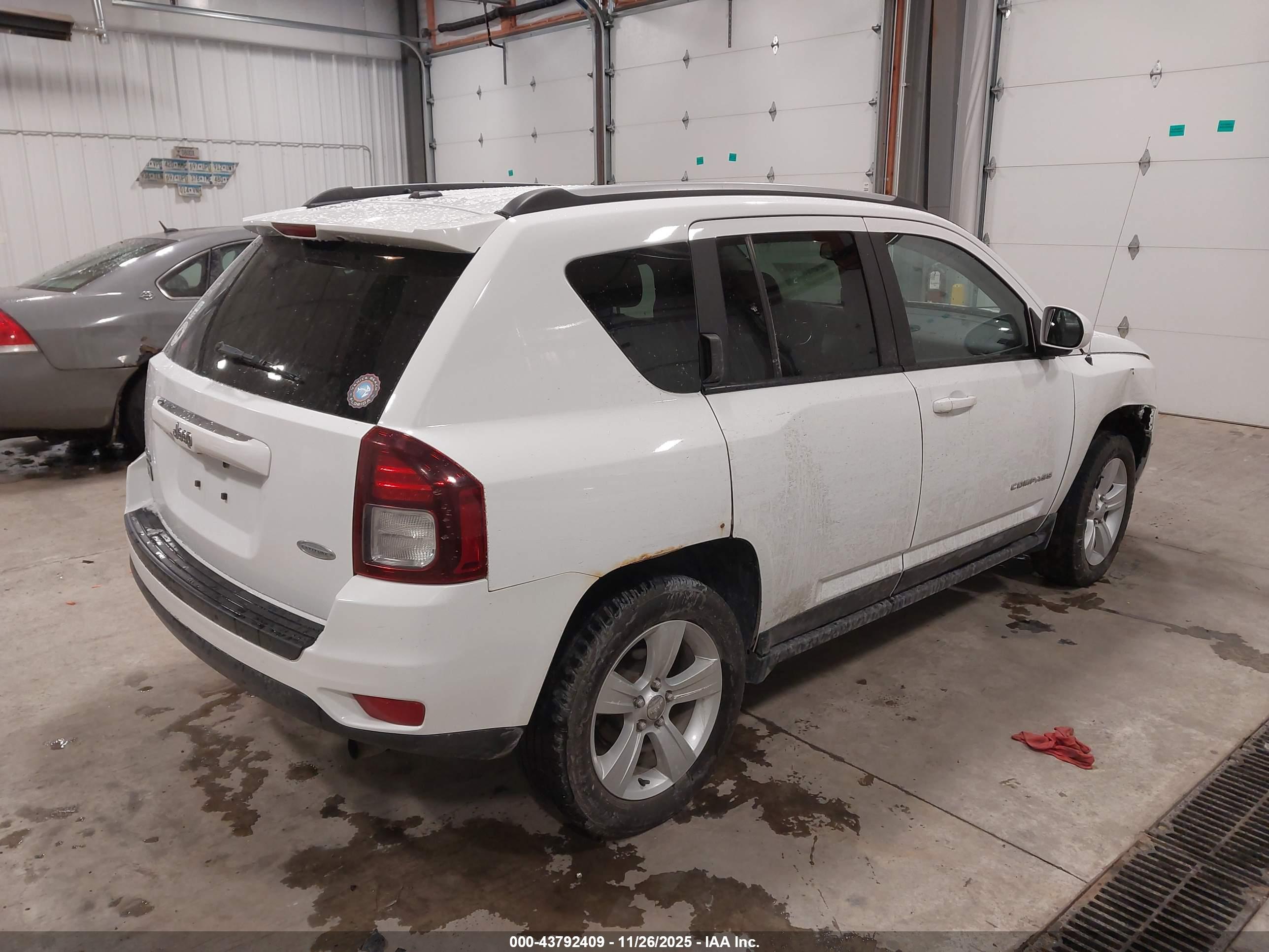 JEEP COMPASS image 4