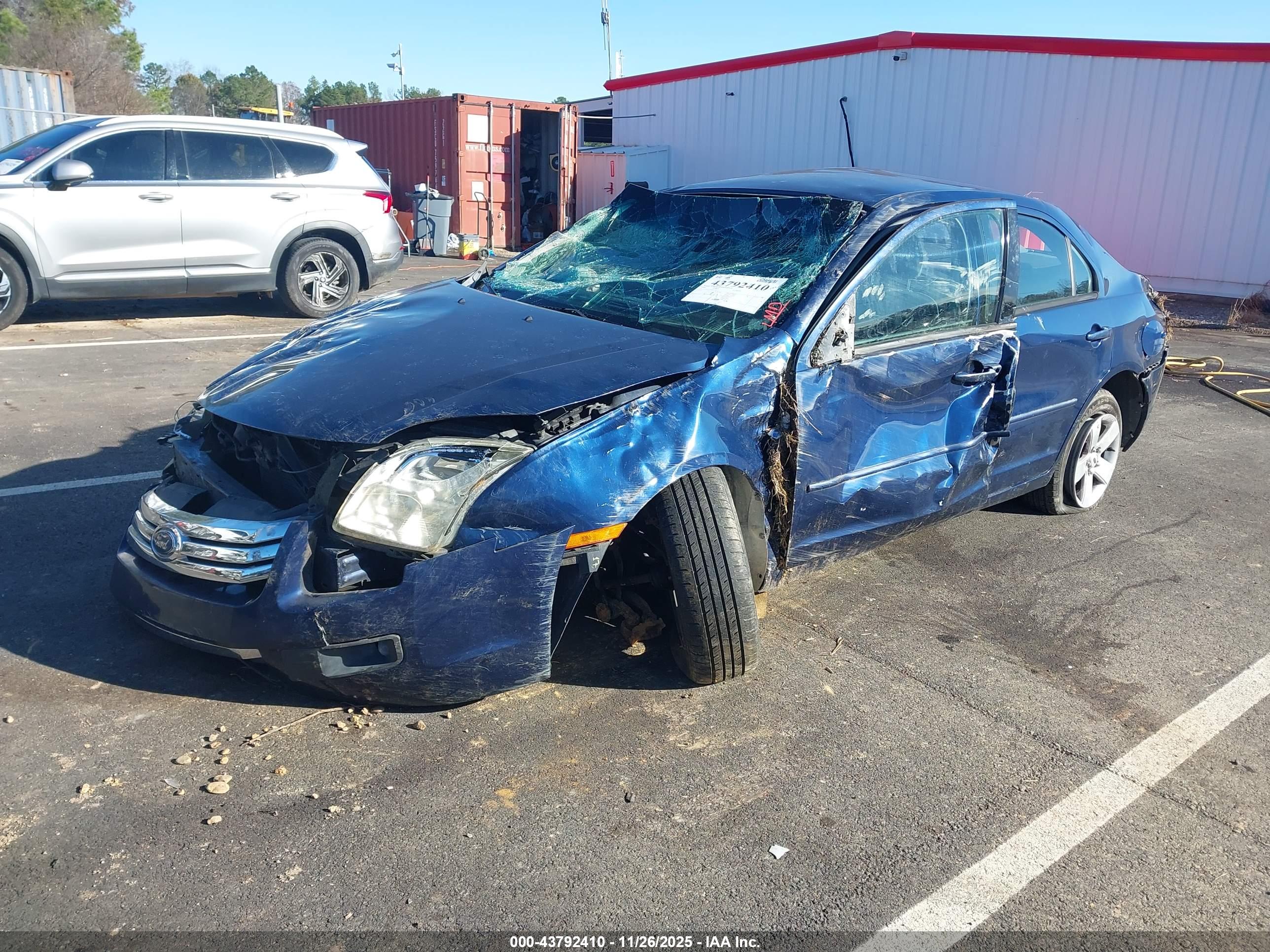 FORD FUSION image 2