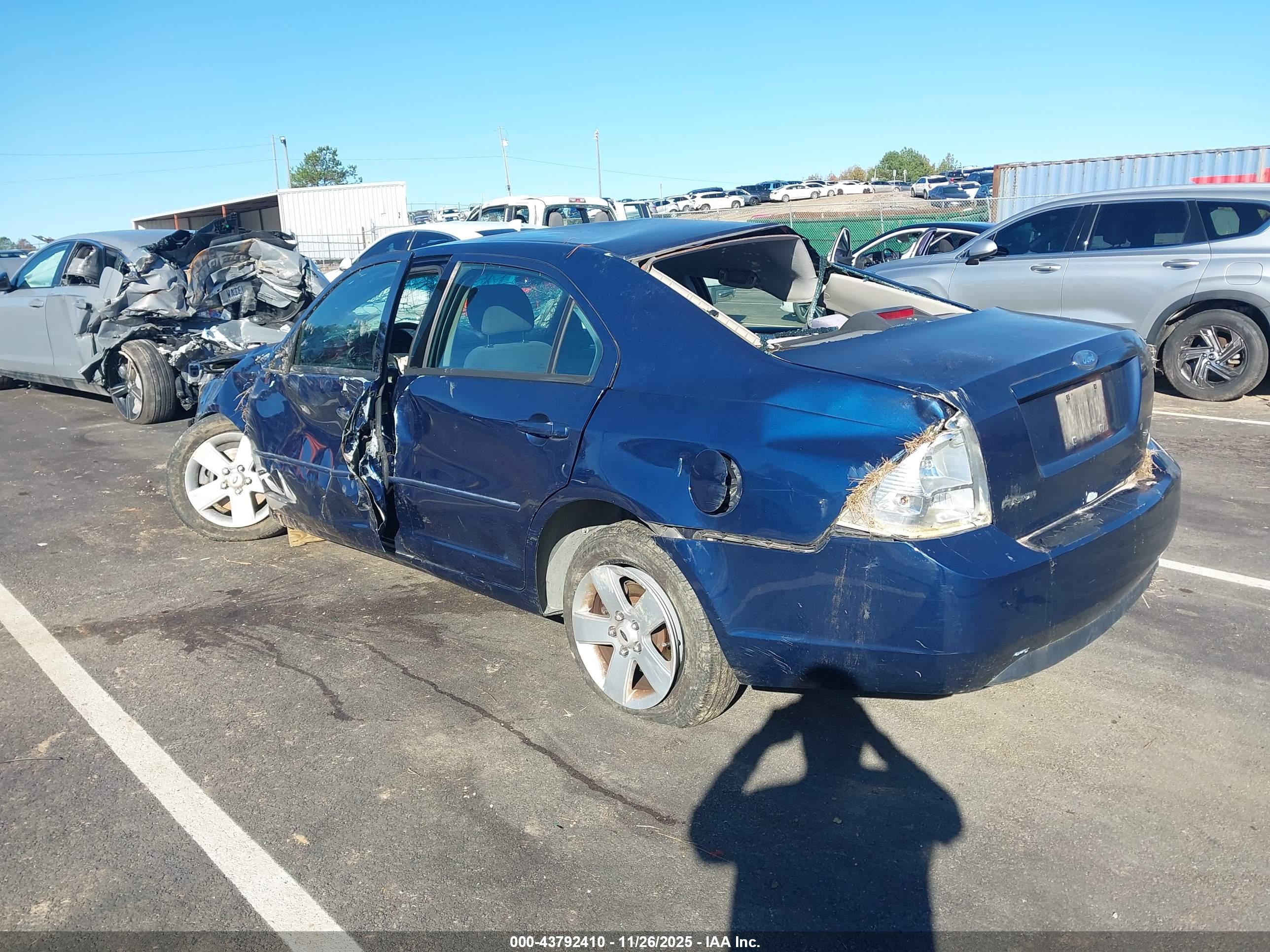 FORD FUSION image 3