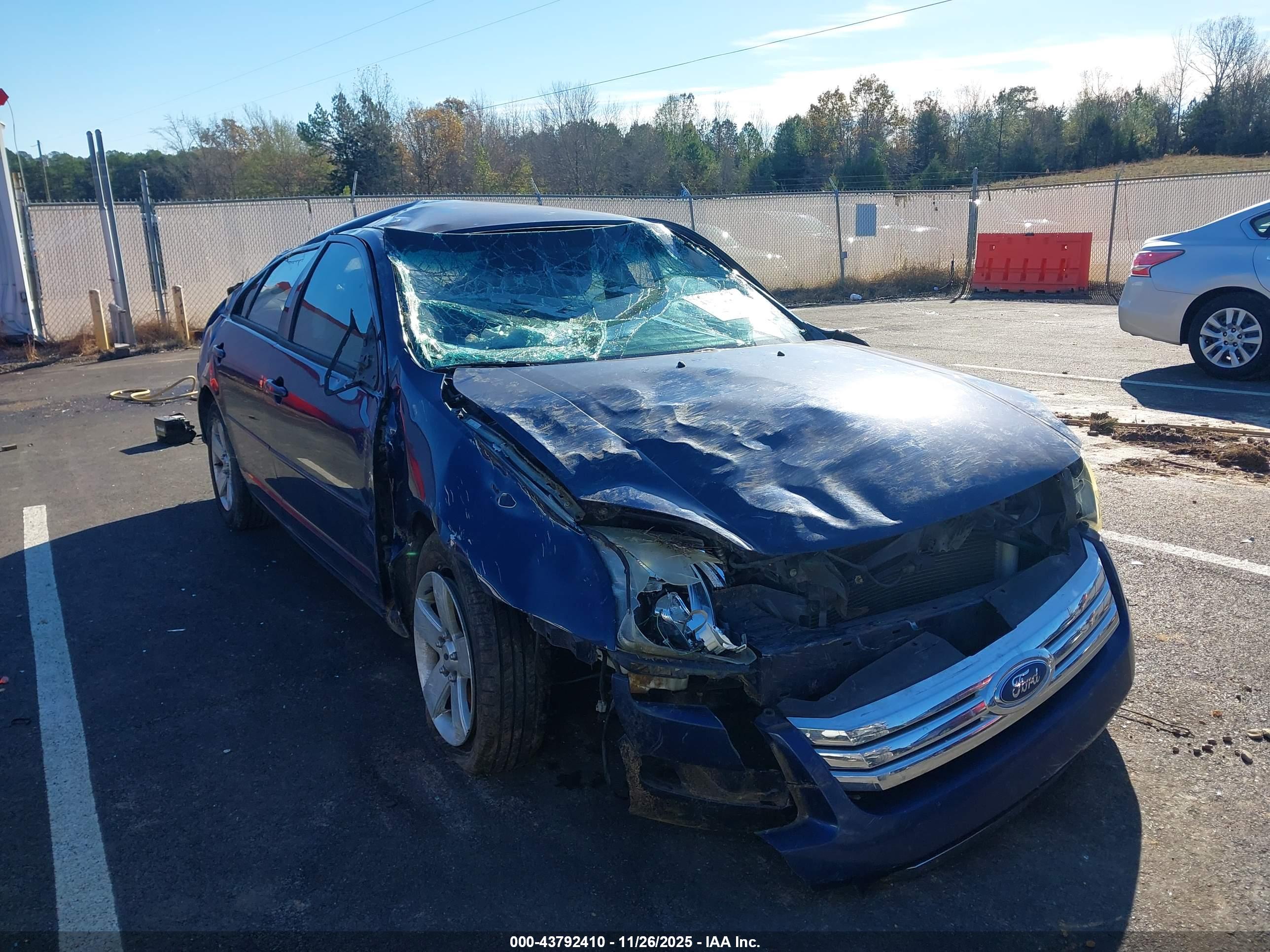 FORD FUSION image 6