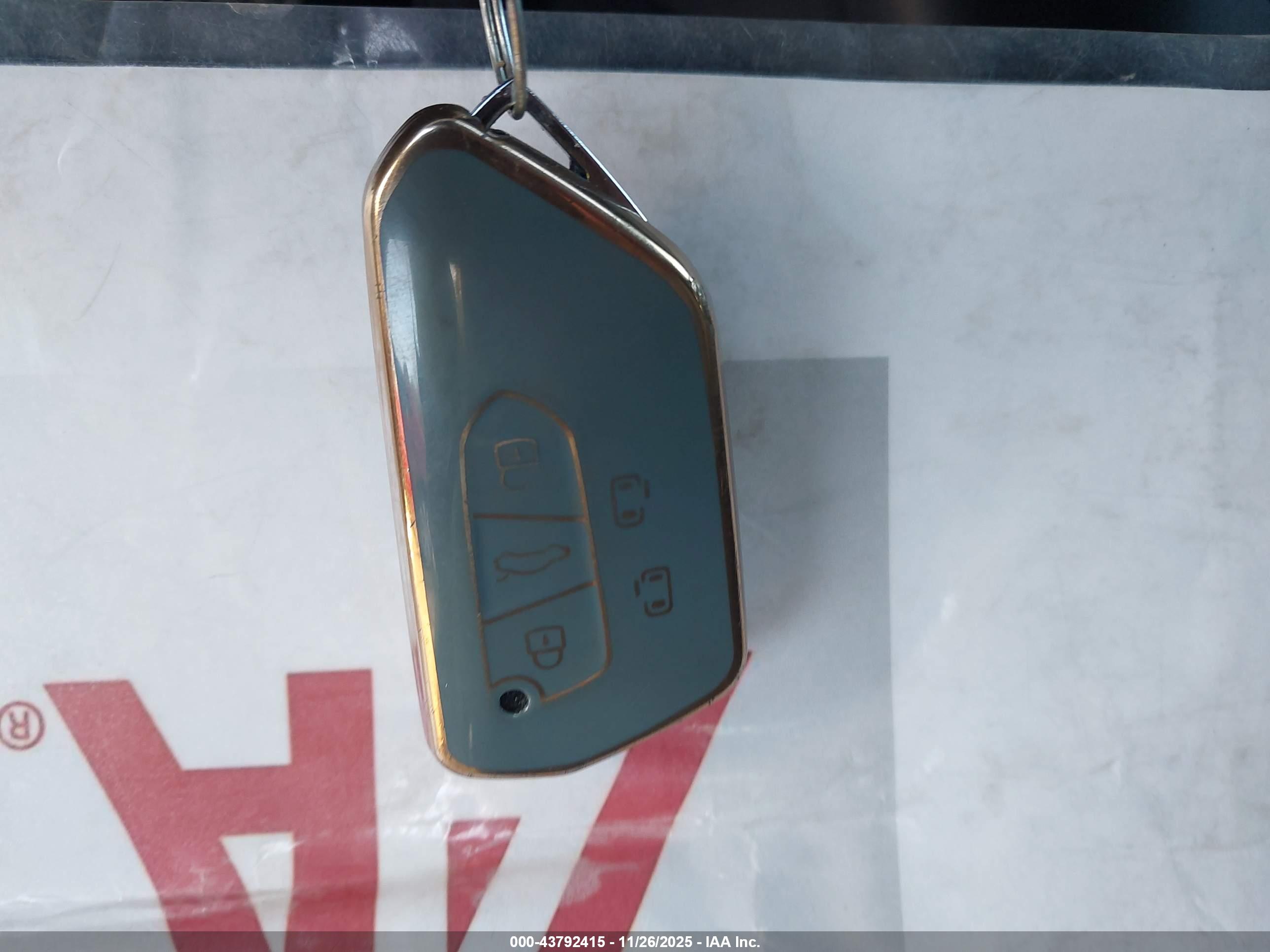 VOLKSWAGEN ID.4 image 11
