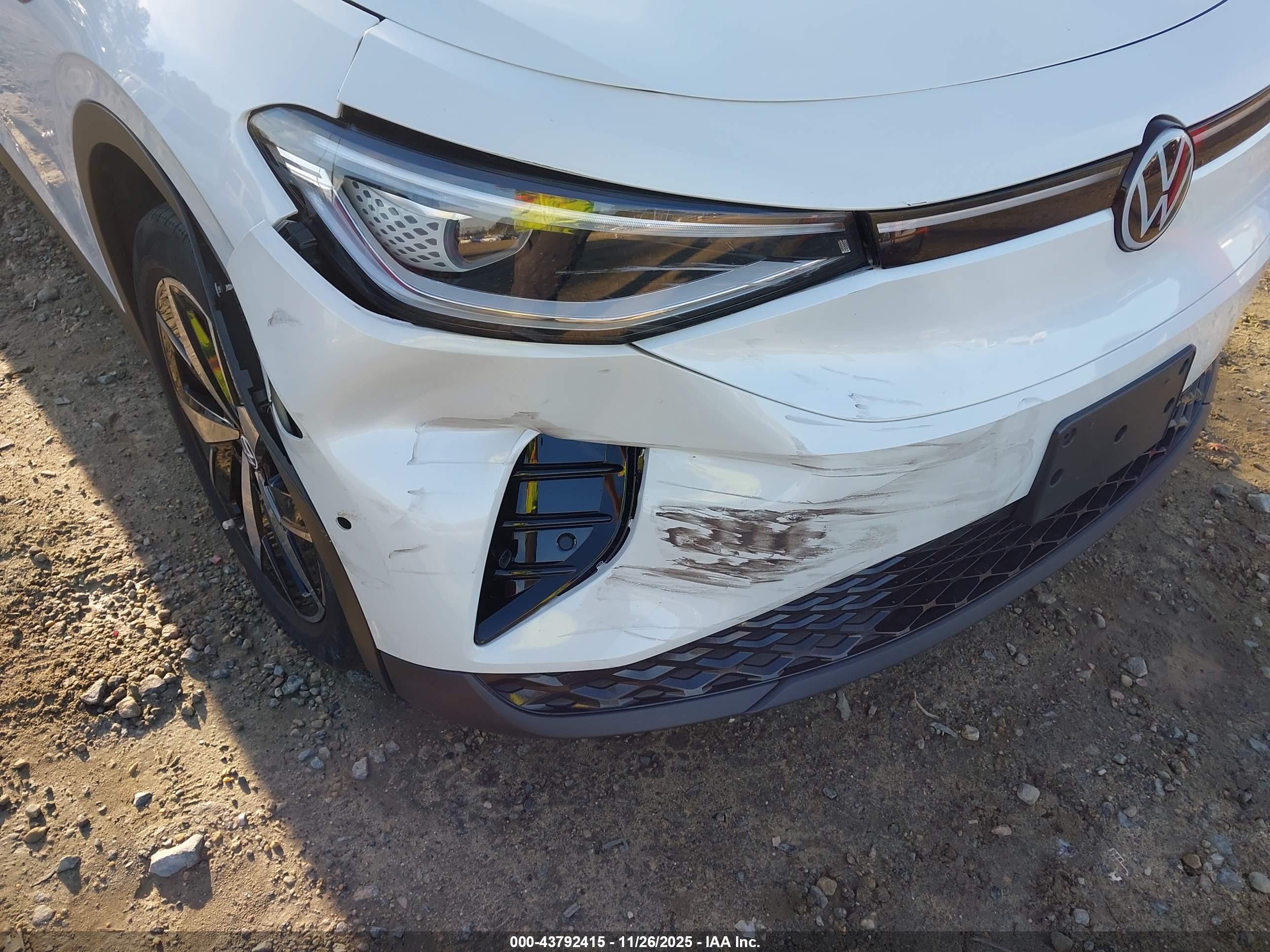 VOLKSWAGEN ID.4 image 6