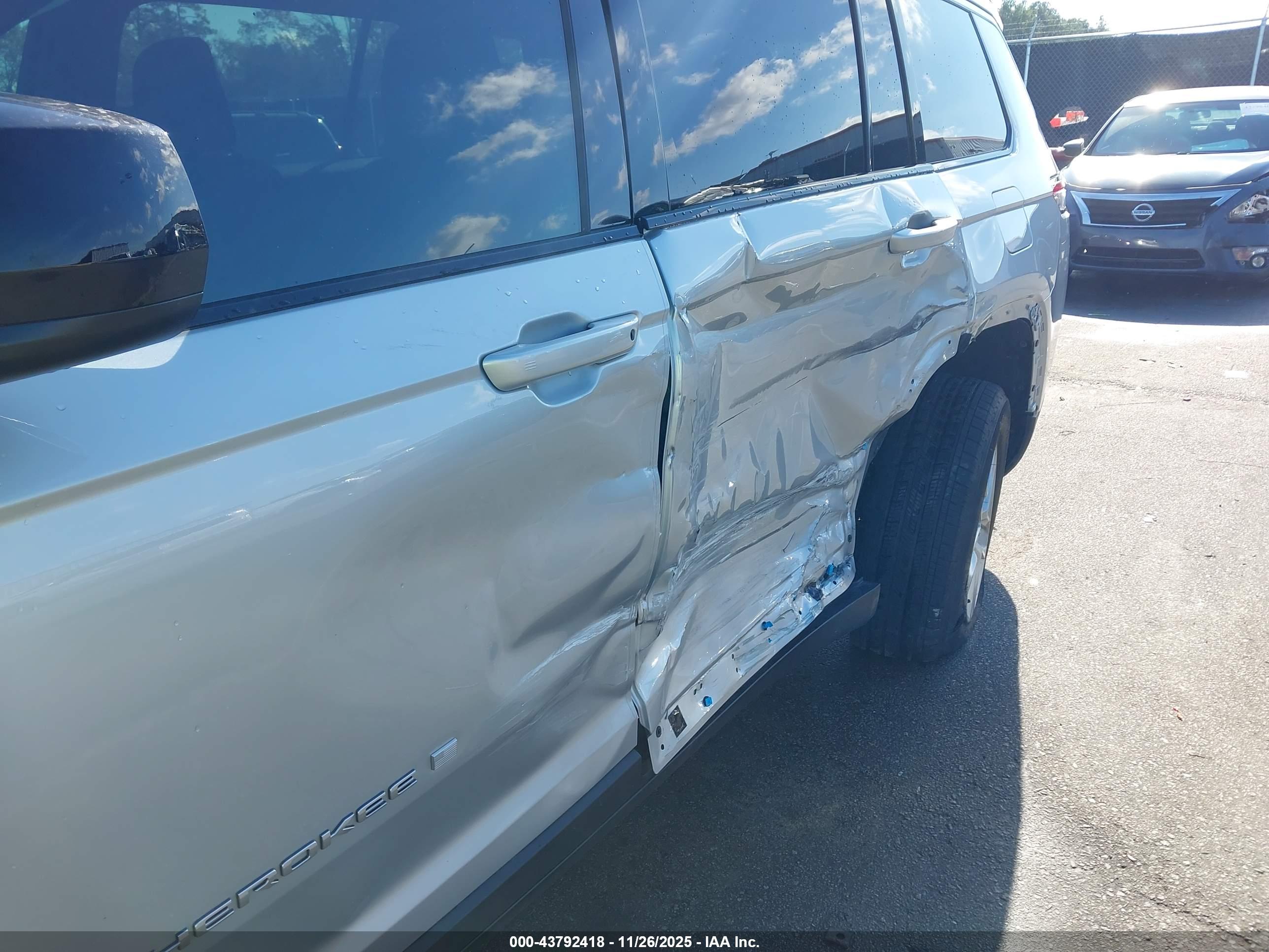JEEP GRAND image 6