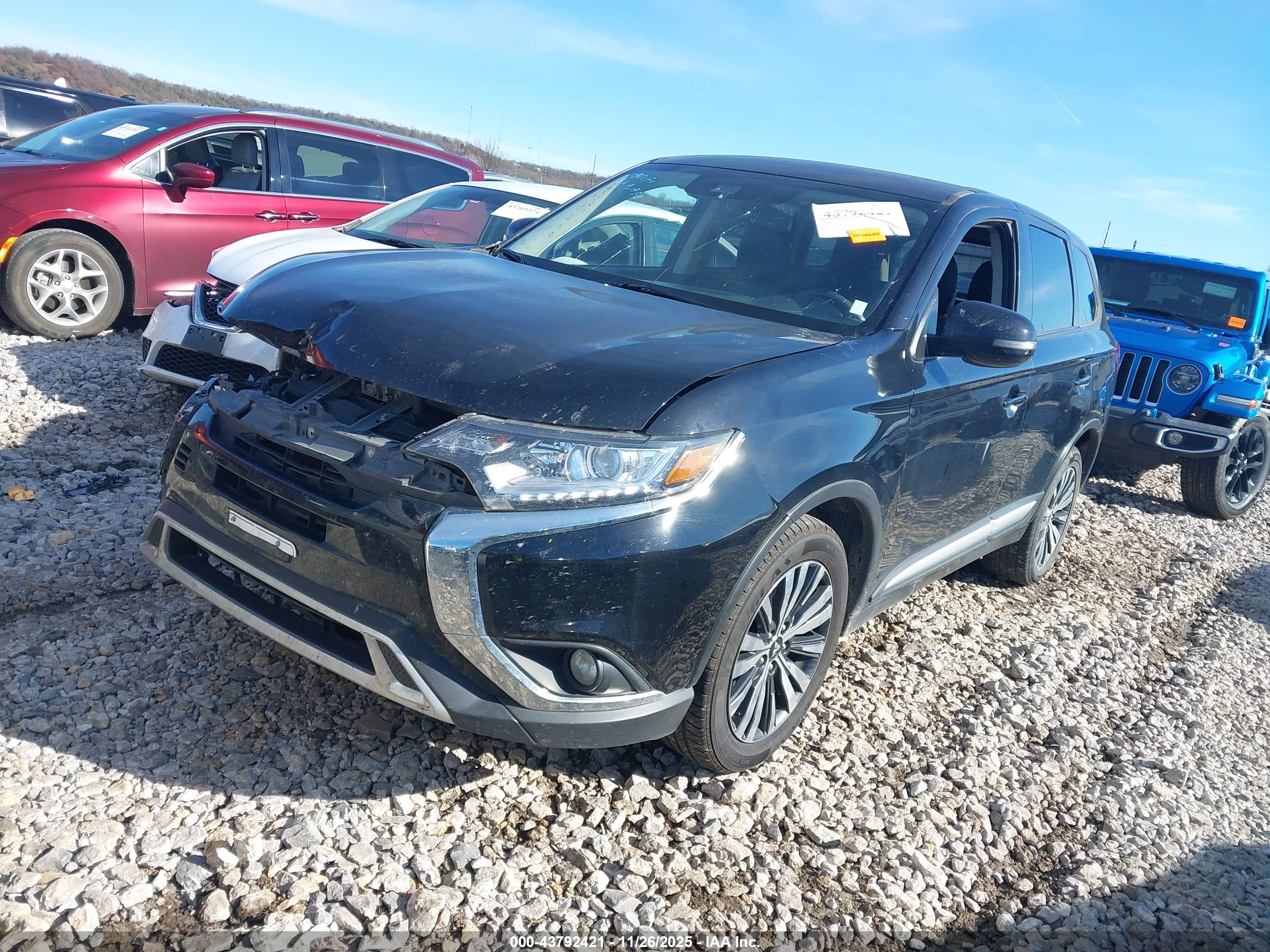 MITSUBISHI OUTLANDER image 2