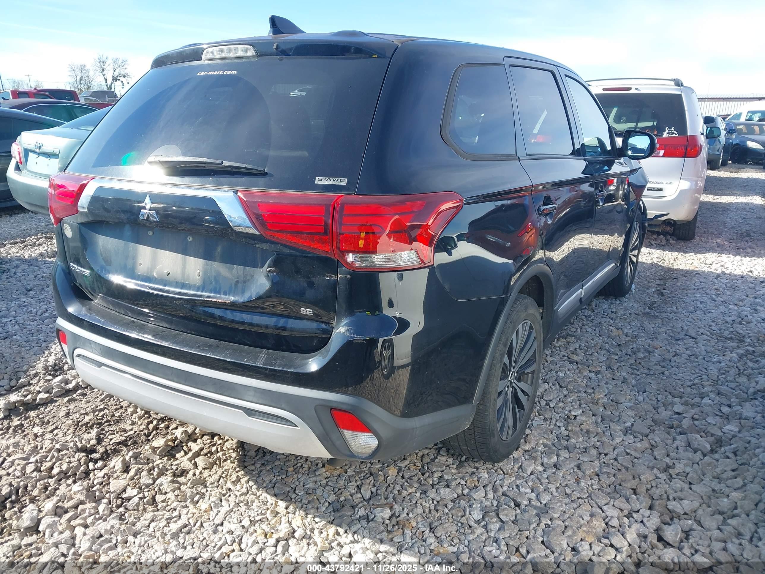 MITSUBISHI OUTLANDER image 4