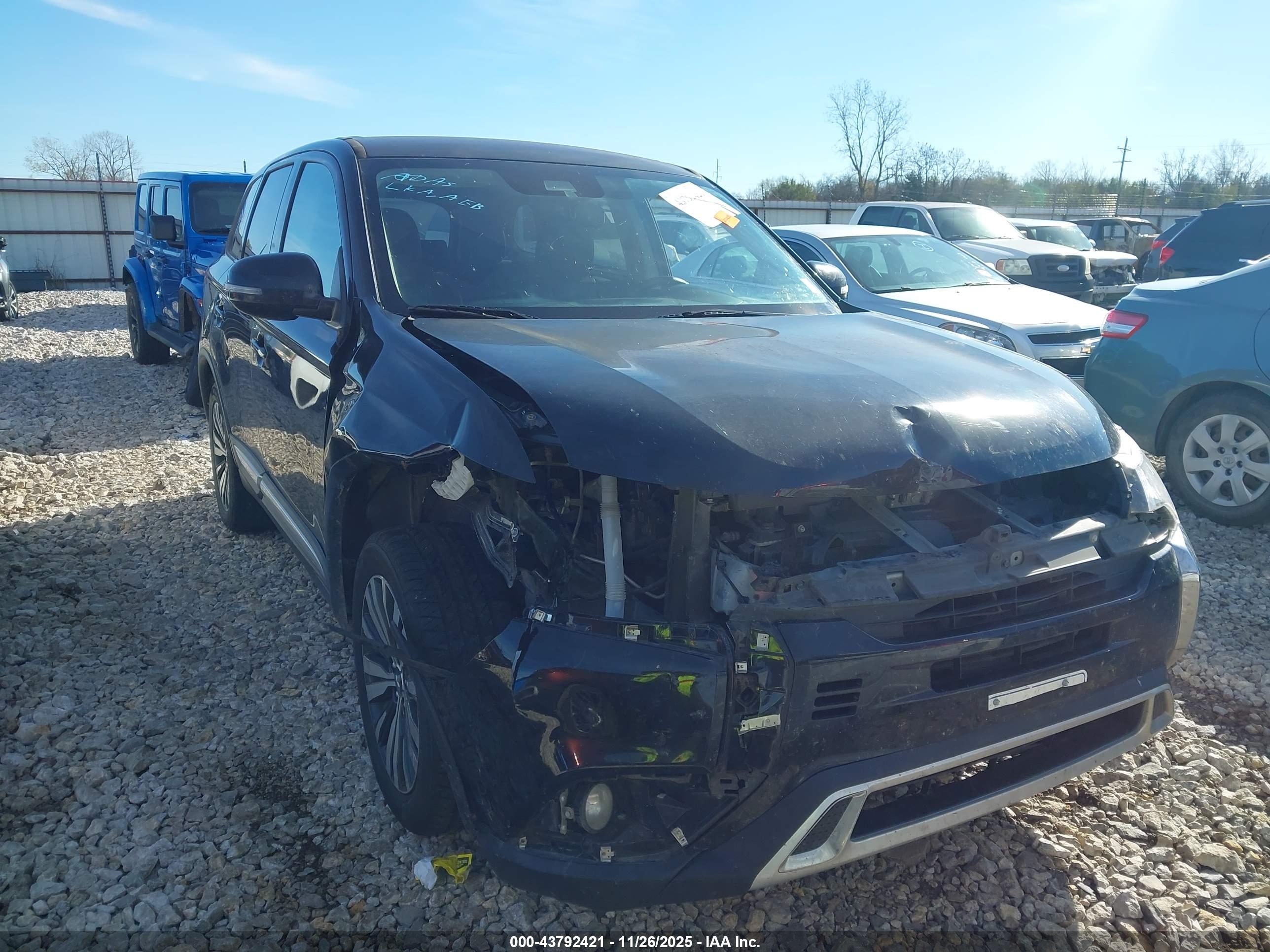 MITSUBISHI OUTLANDER image 6