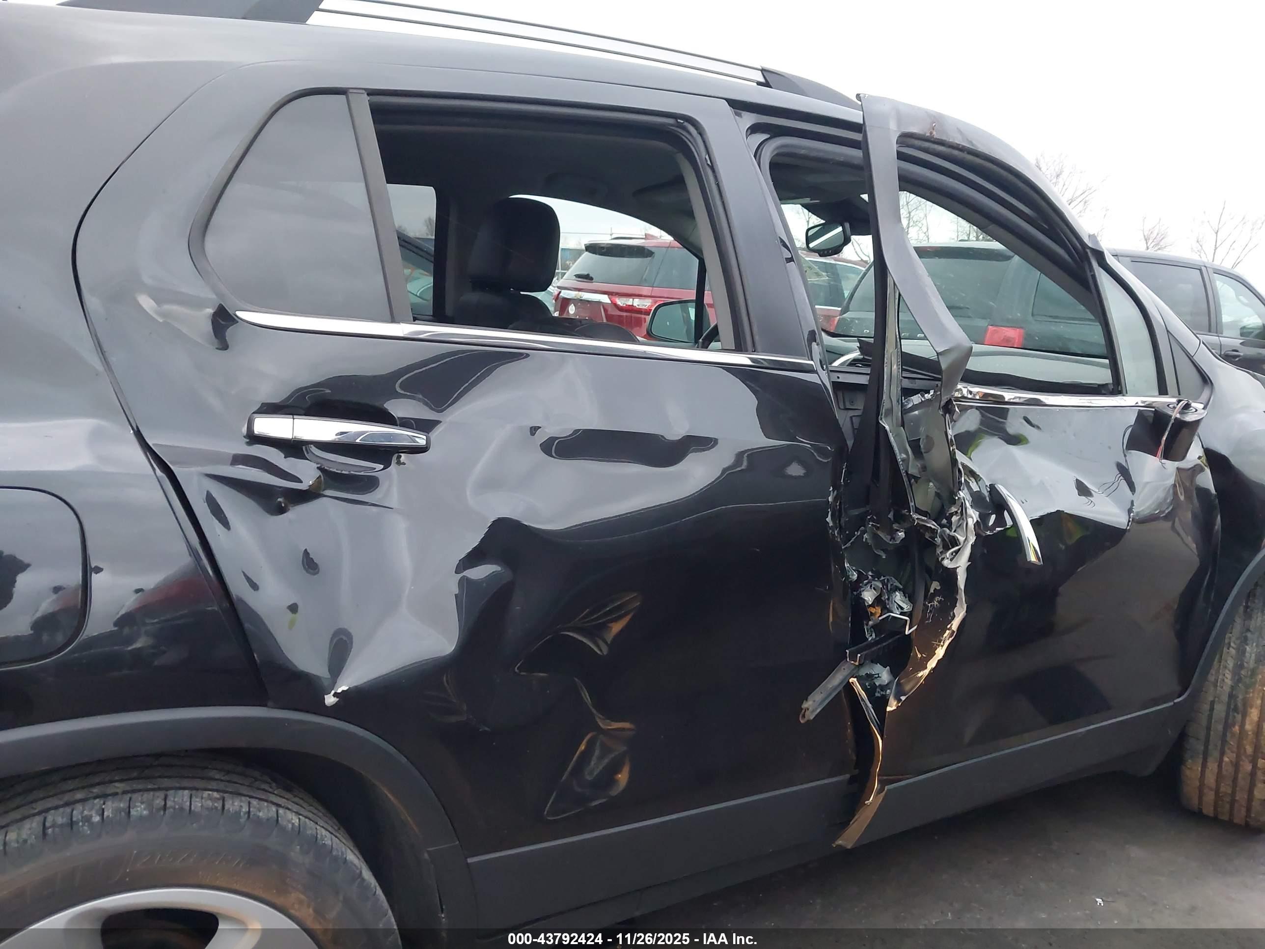 CHEVROLET TRAX image 6