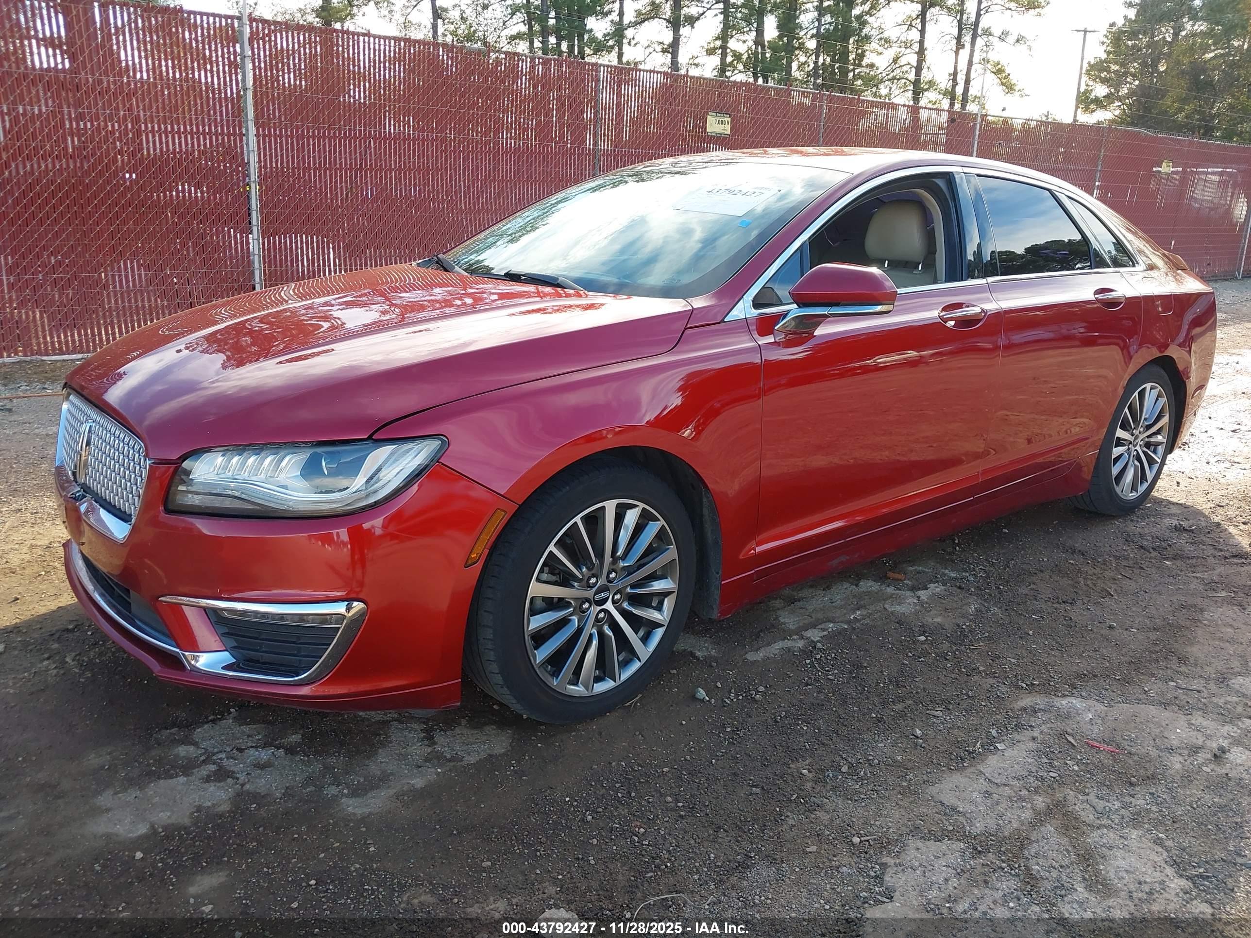 LINCOLN MKZ image 2