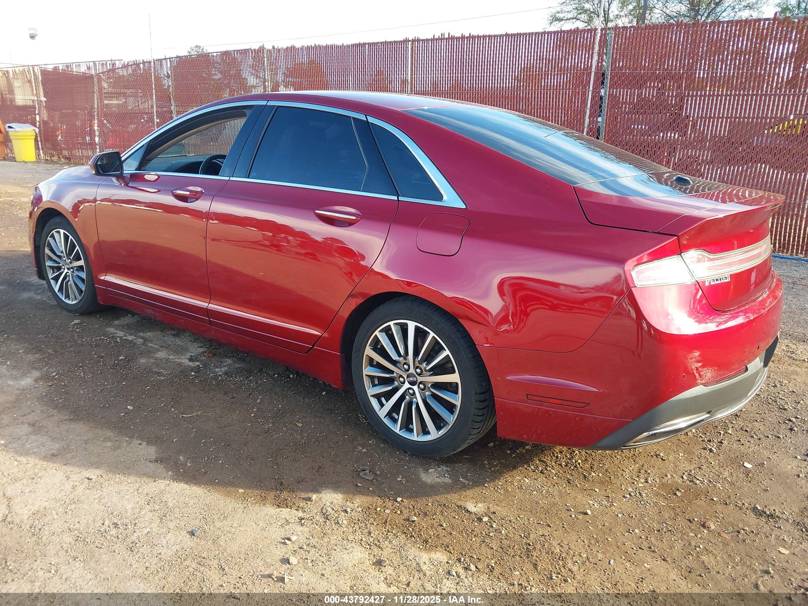 LINCOLN MKZ image 3