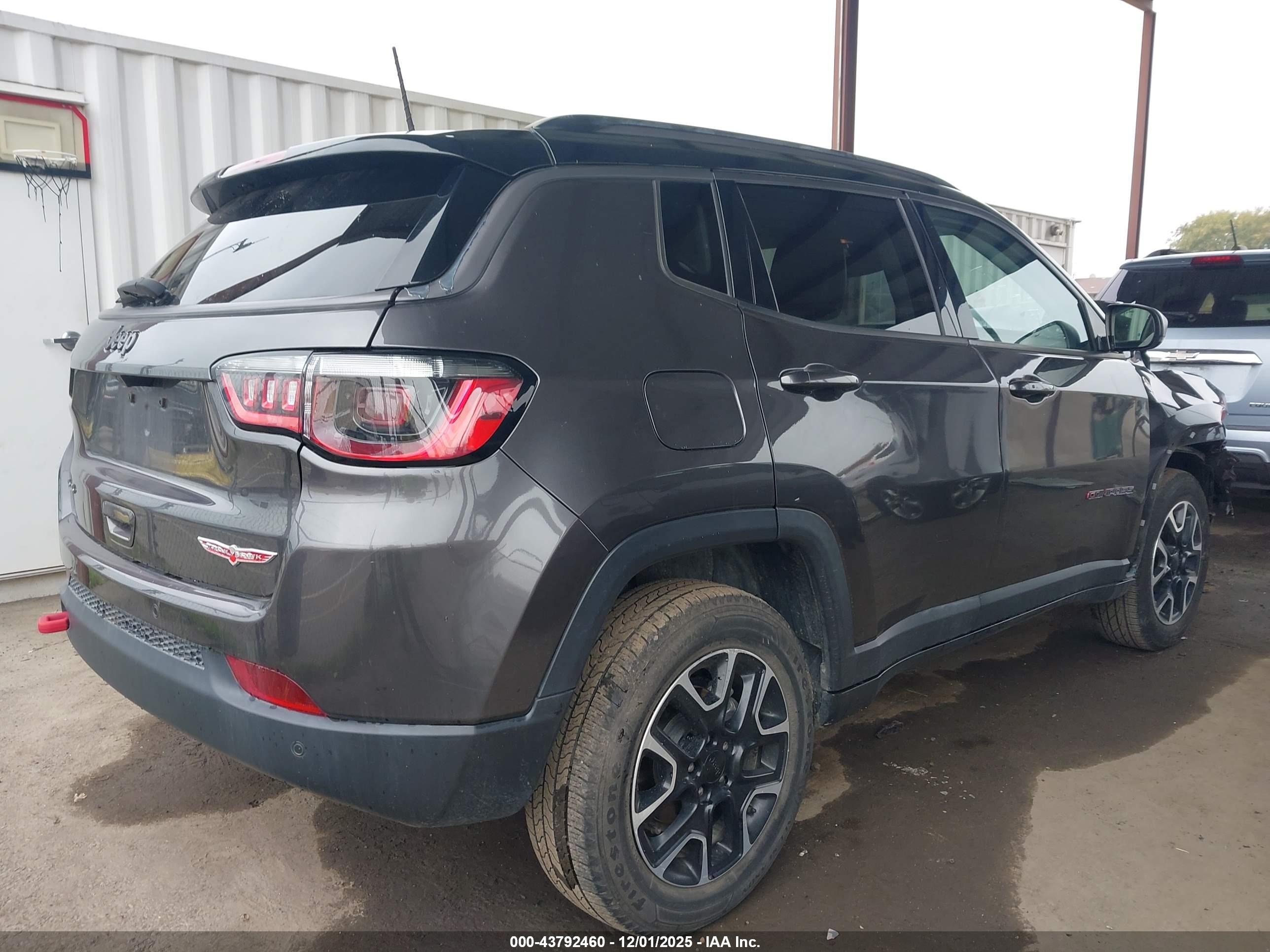 JEEP COMPASS image 4