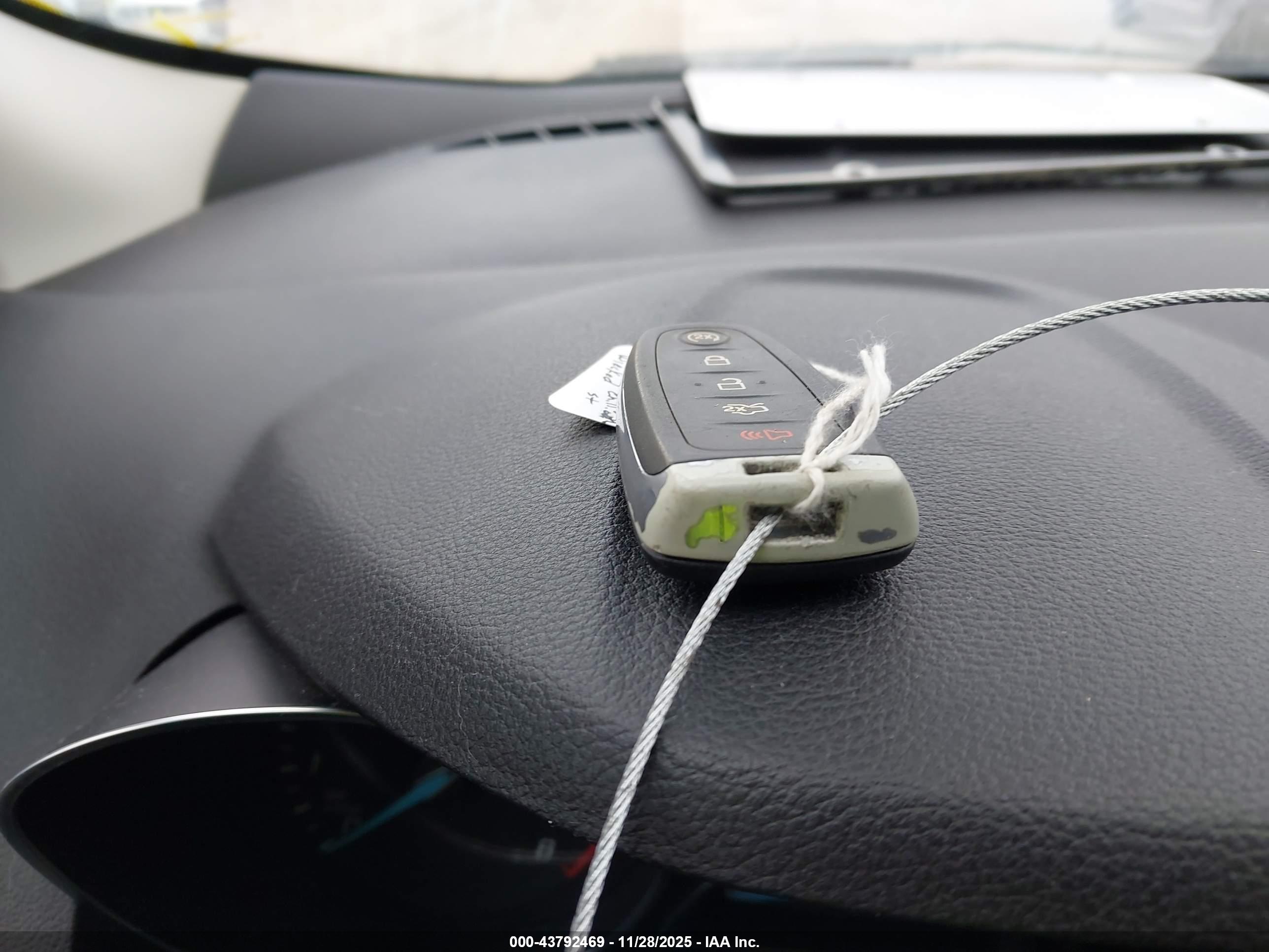 FORD ESCAPE image 11