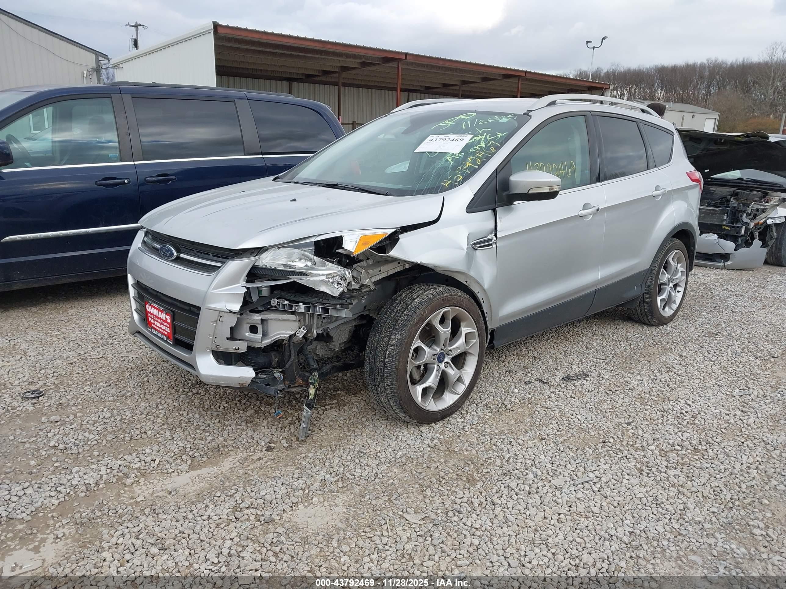 FORD ESCAPE image 2