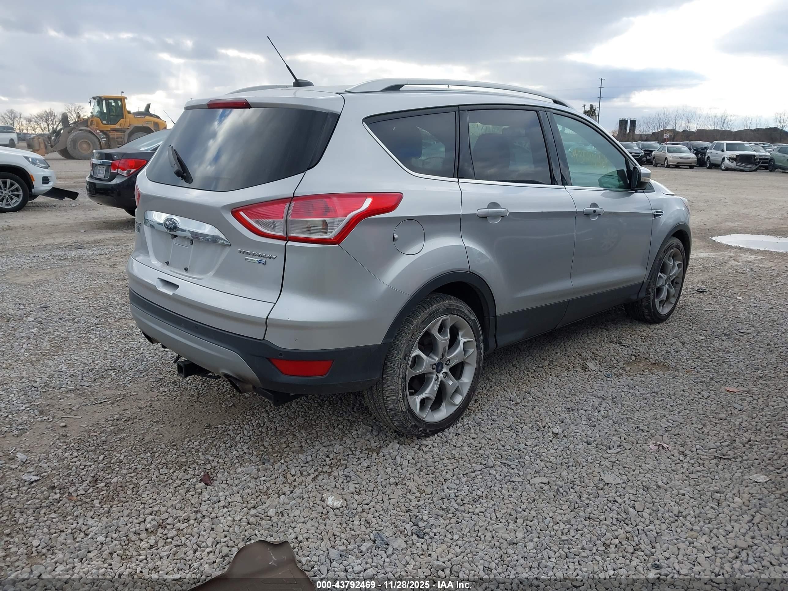 FORD ESCAPE image 4